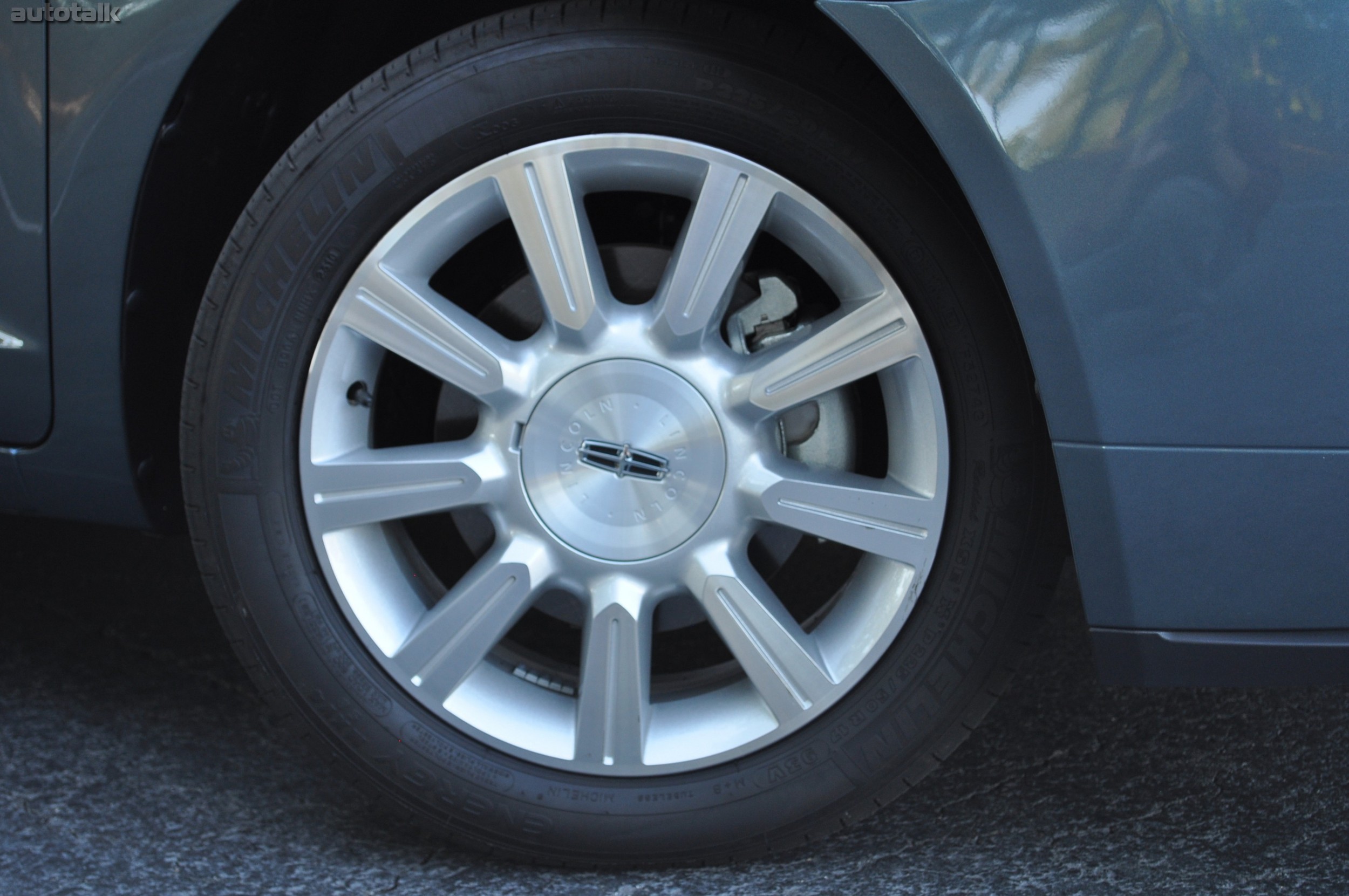 2011 Lincoln MKZ Hybrid Review