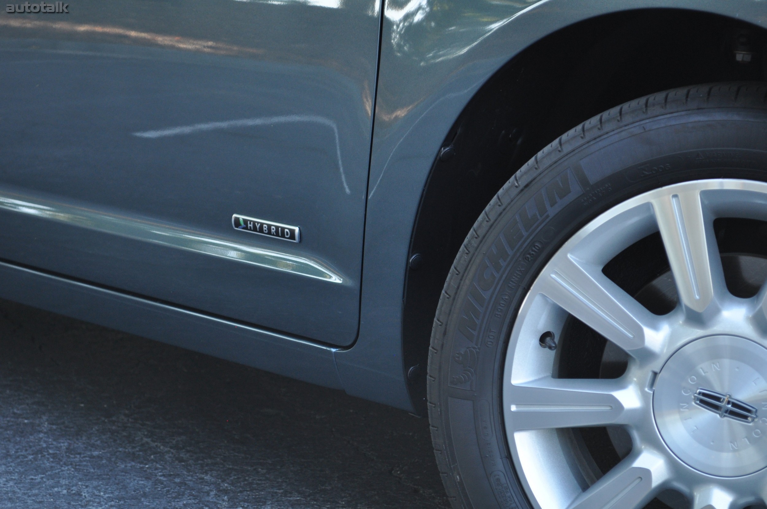 2011 Lincoln MKZ Hybrid Review