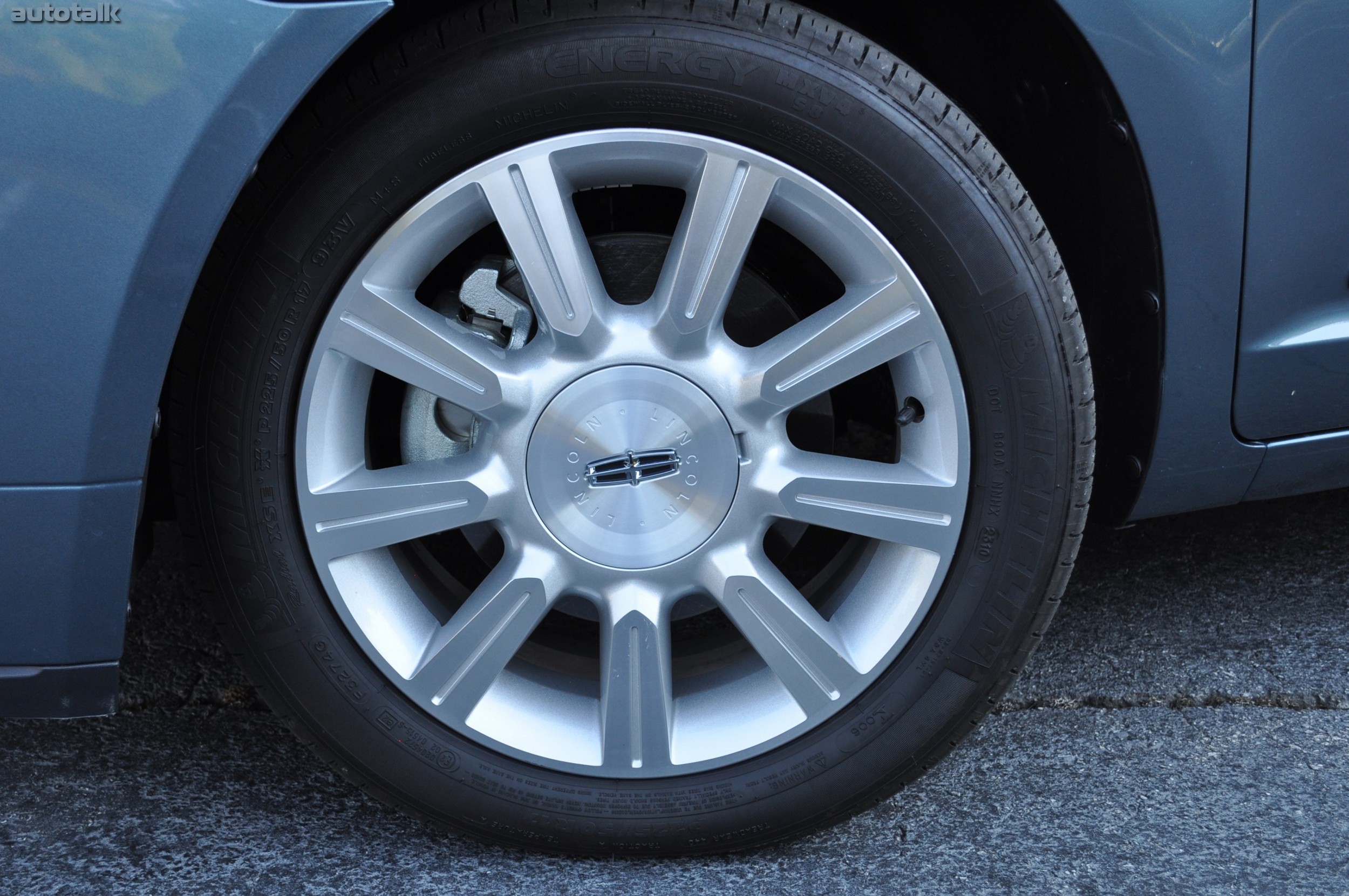 2011 Lincoln MKZ Hybrid Review