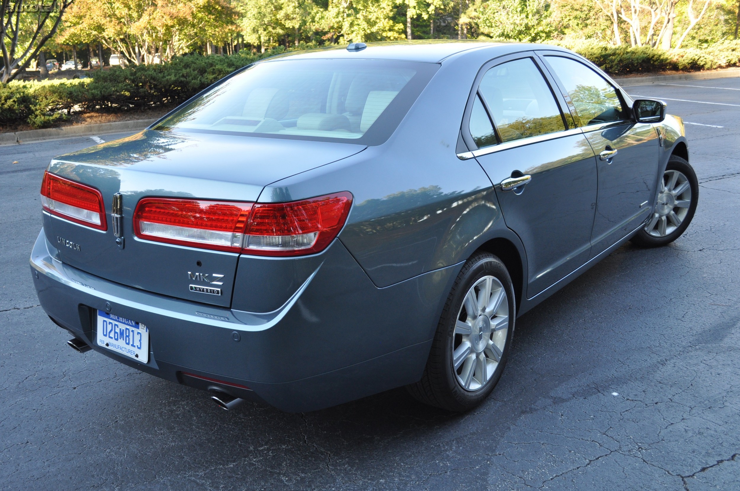 2011 Lincoln MKZ Hybrid Review