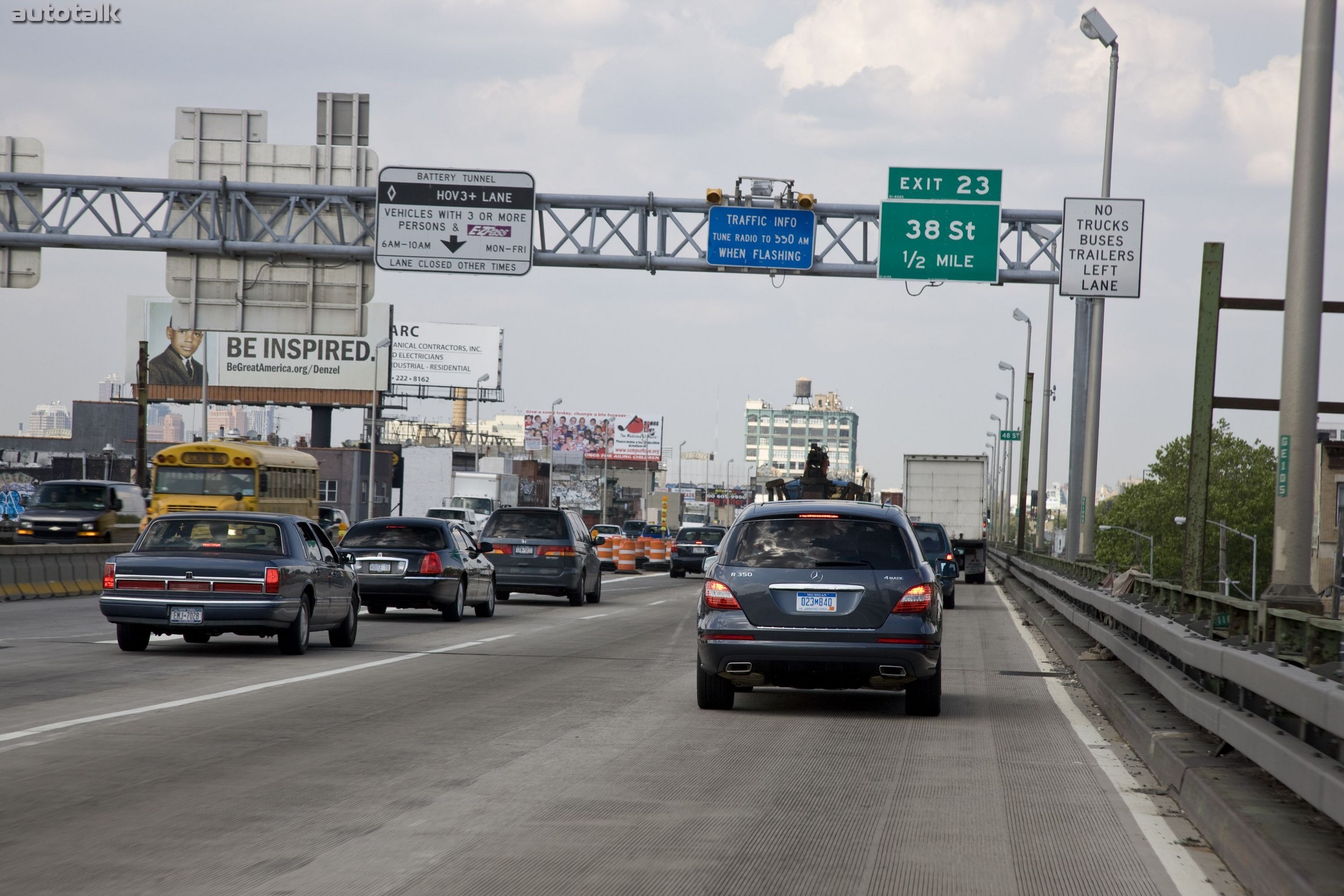2011 Mercedes-Benz R350 4MATIC