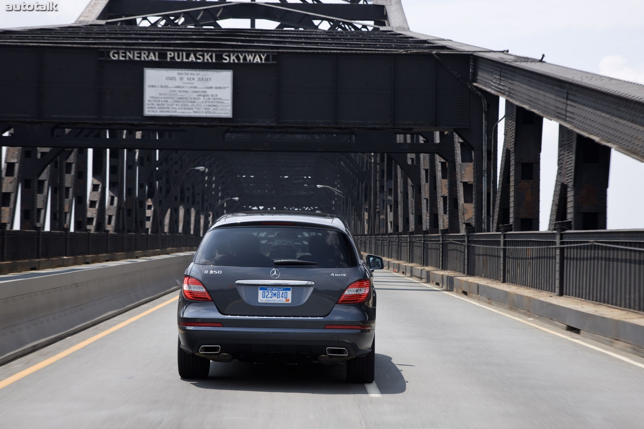 2011 Mercedes-Benz R350 4MATIC