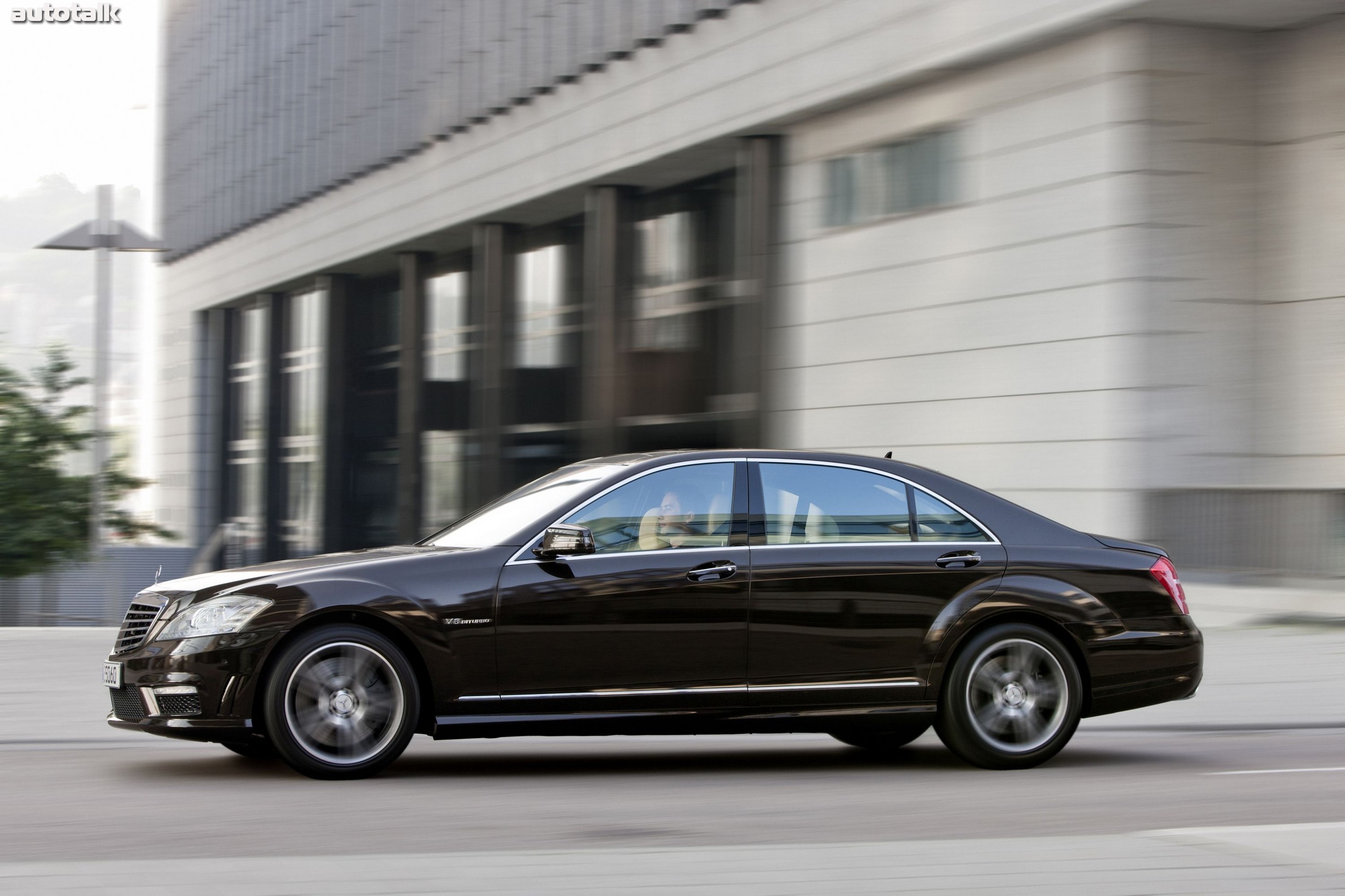 2011 Mercedes-Benz S63 AMG