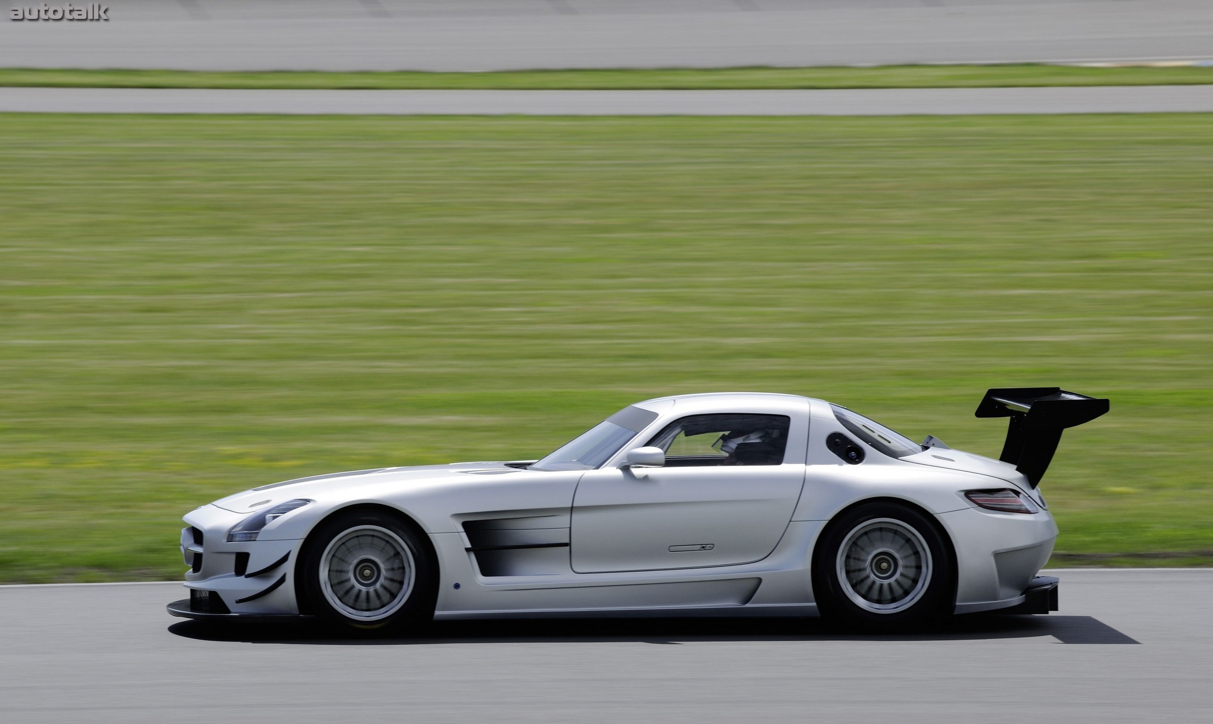 2011 Mercedes-Benz SLS AMG GT3