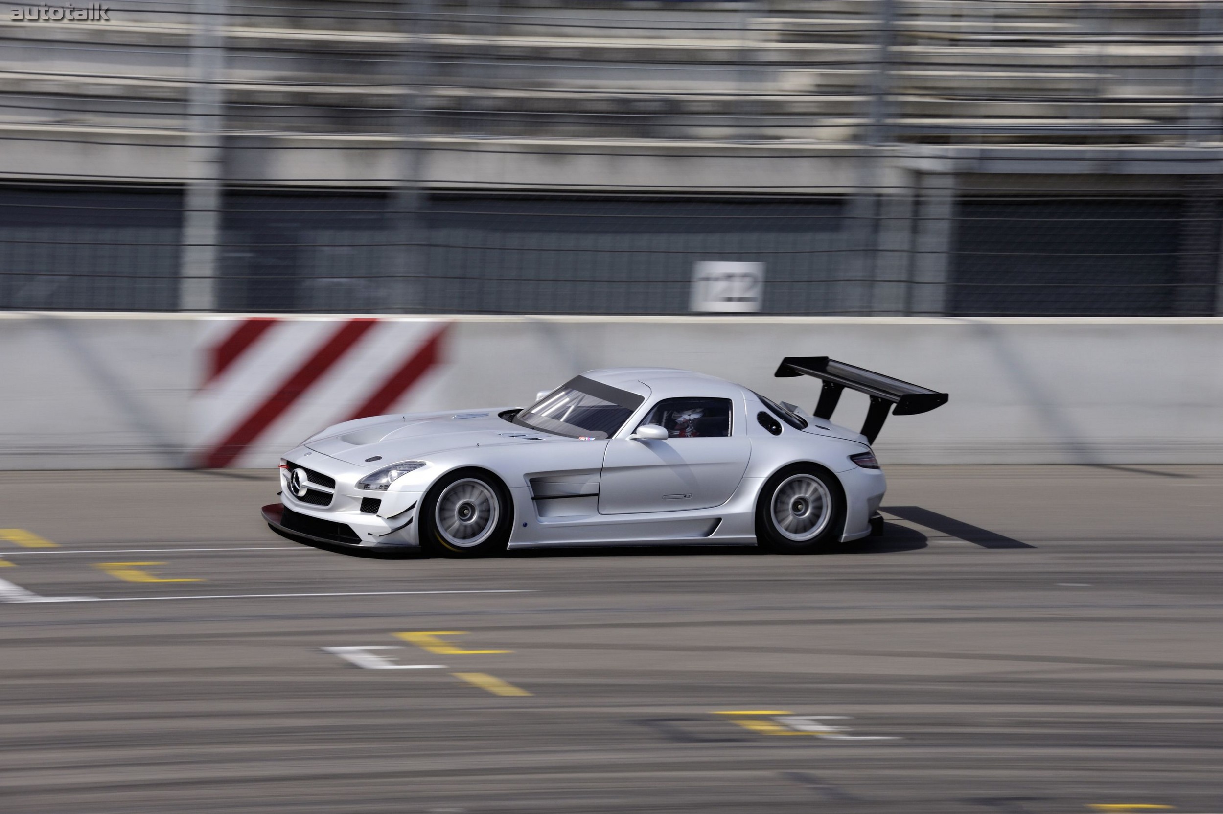 2011 Mercedes-Benz SLS AMG GT3