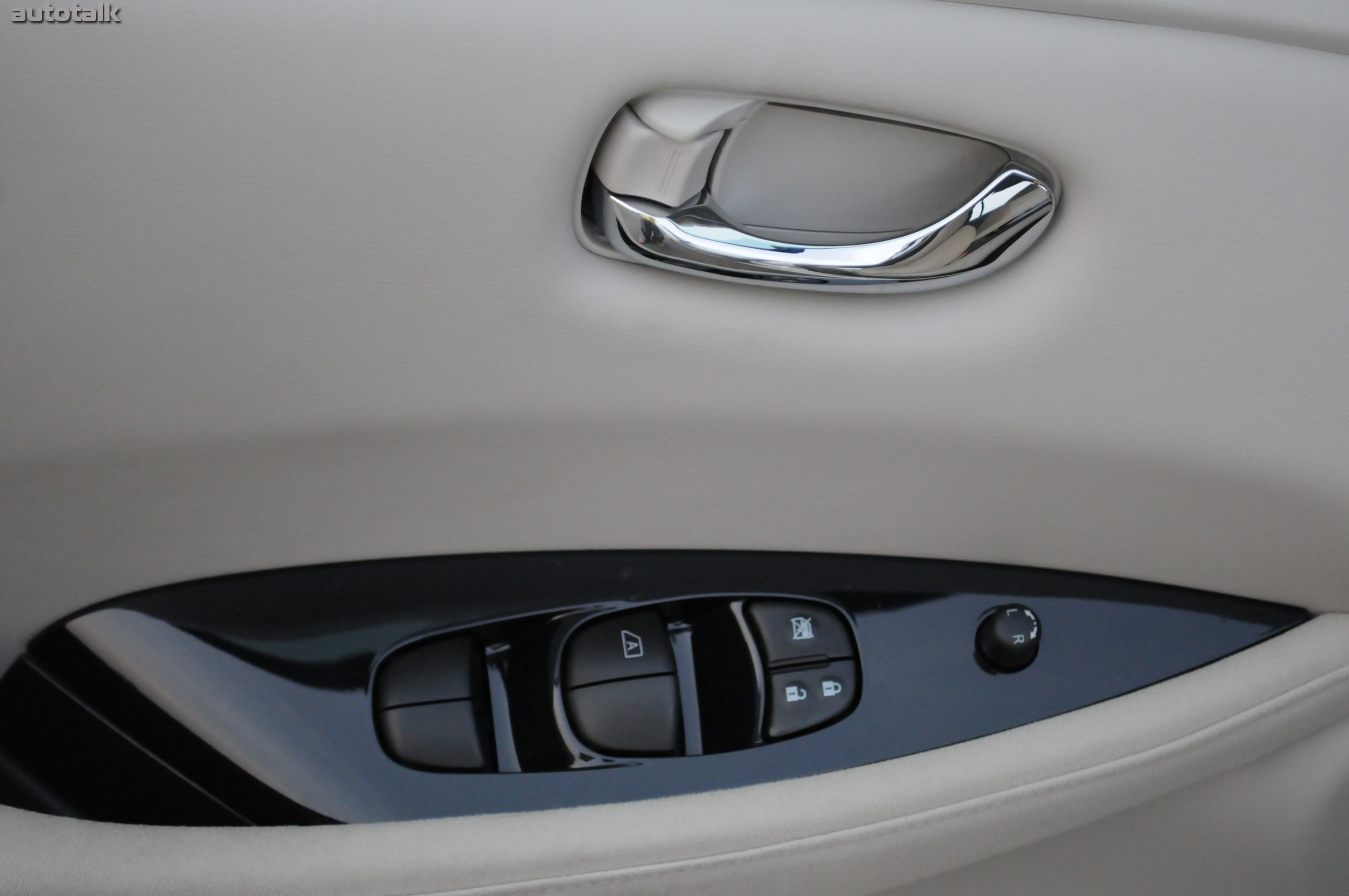 2011 Nissan Leaf Review