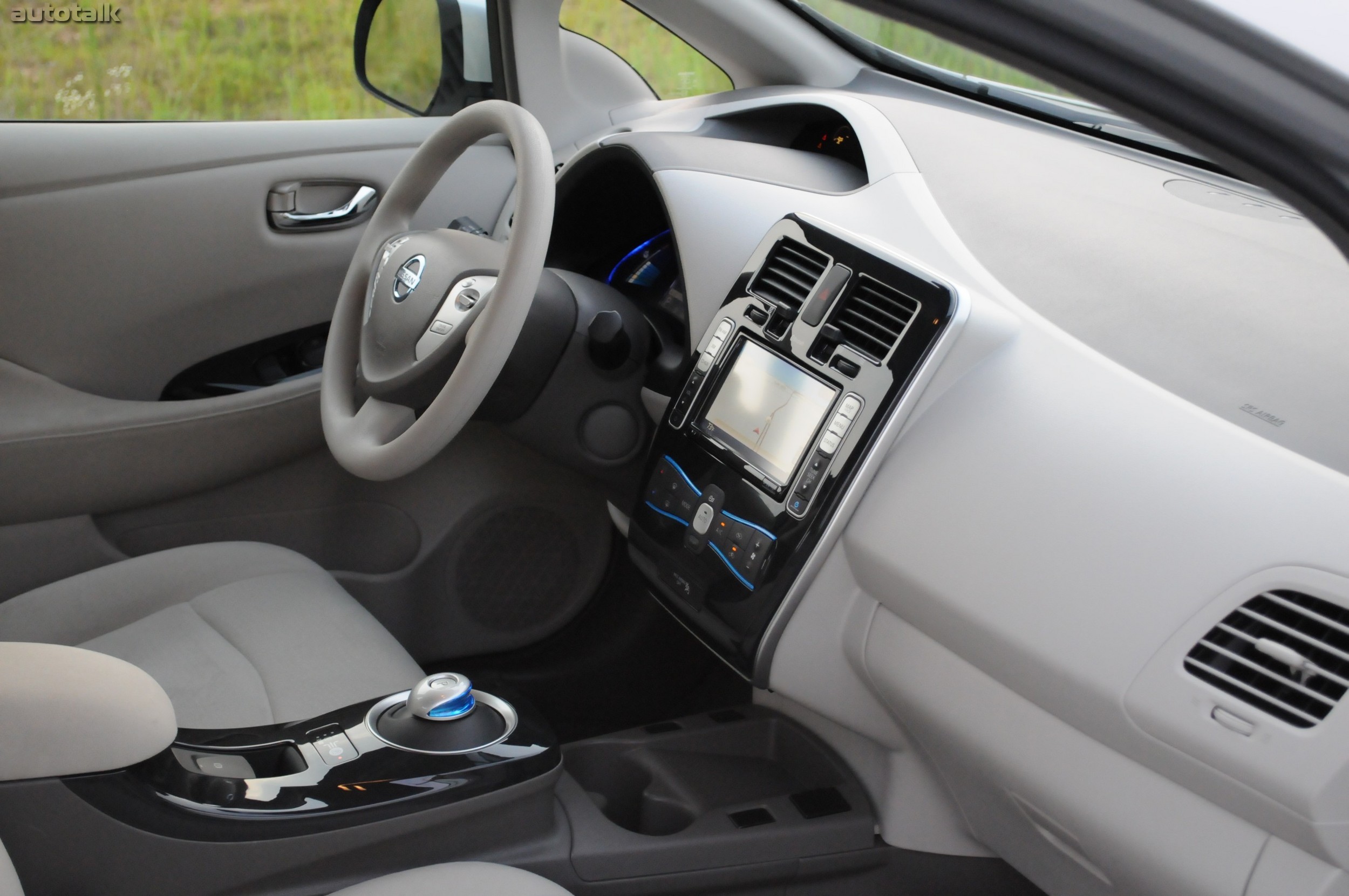 2011 Nissan Leaf Review
