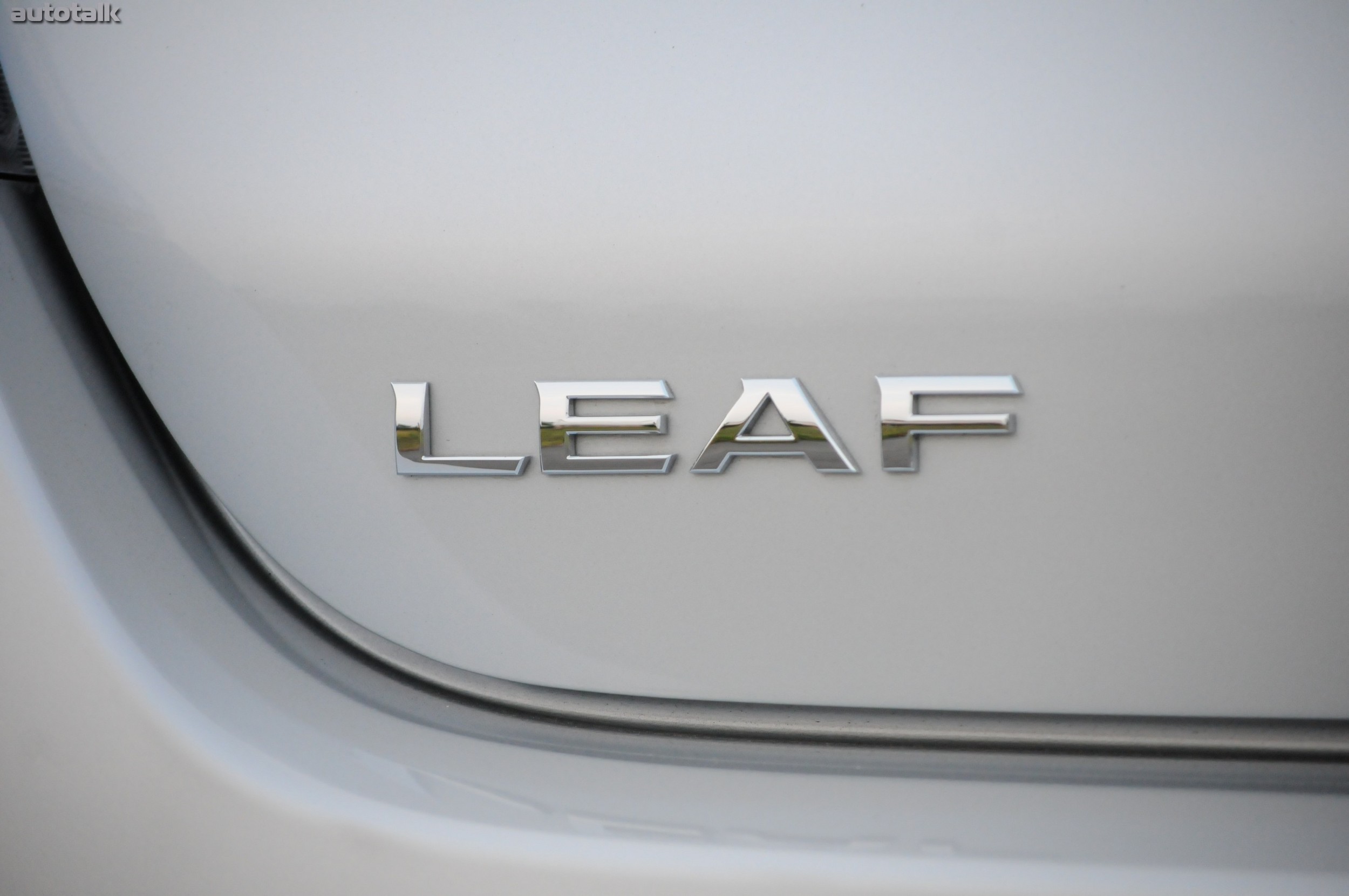 2011 Nissan Leaf Review
