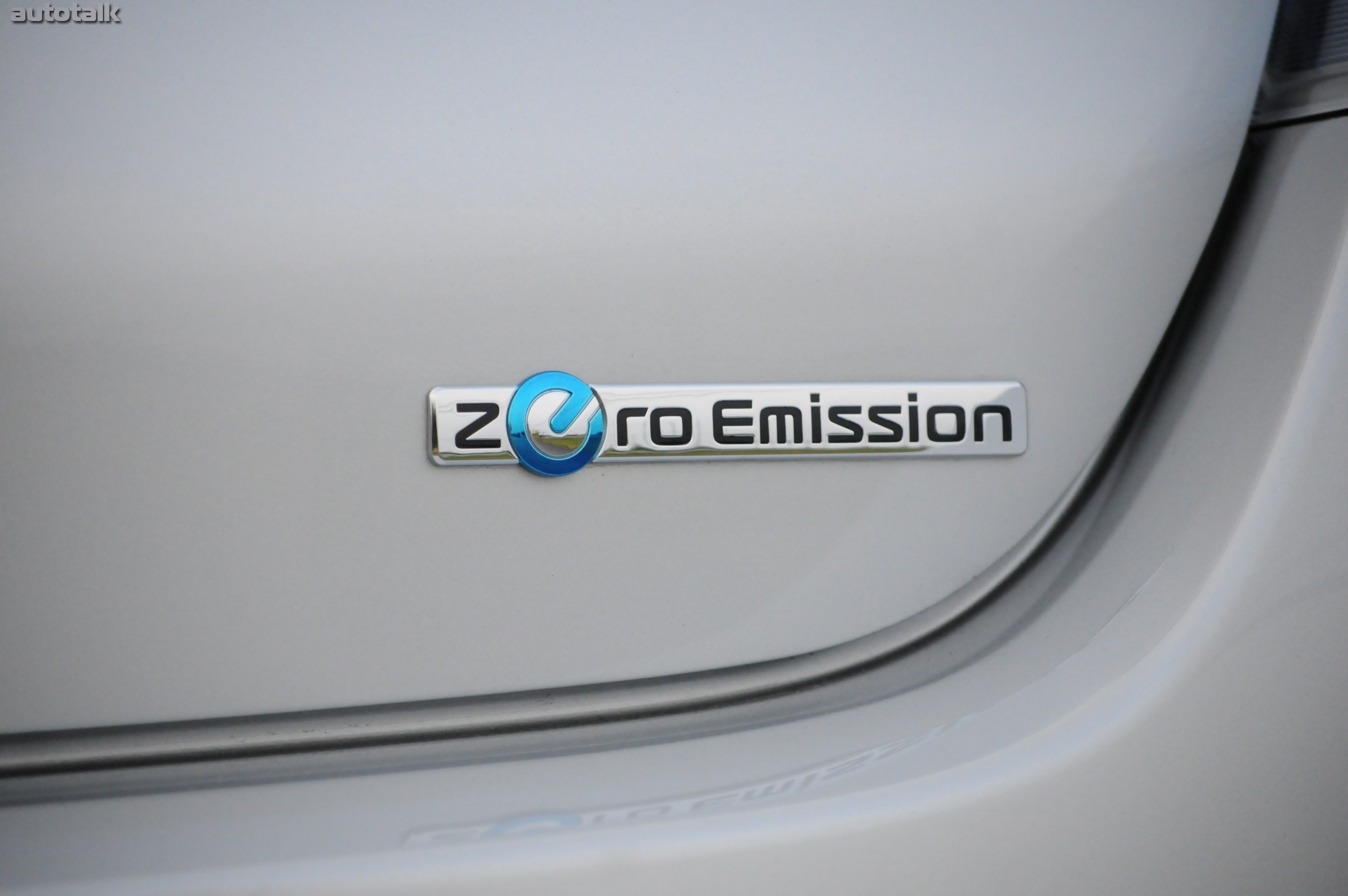 2011 Nissan Leaf Review