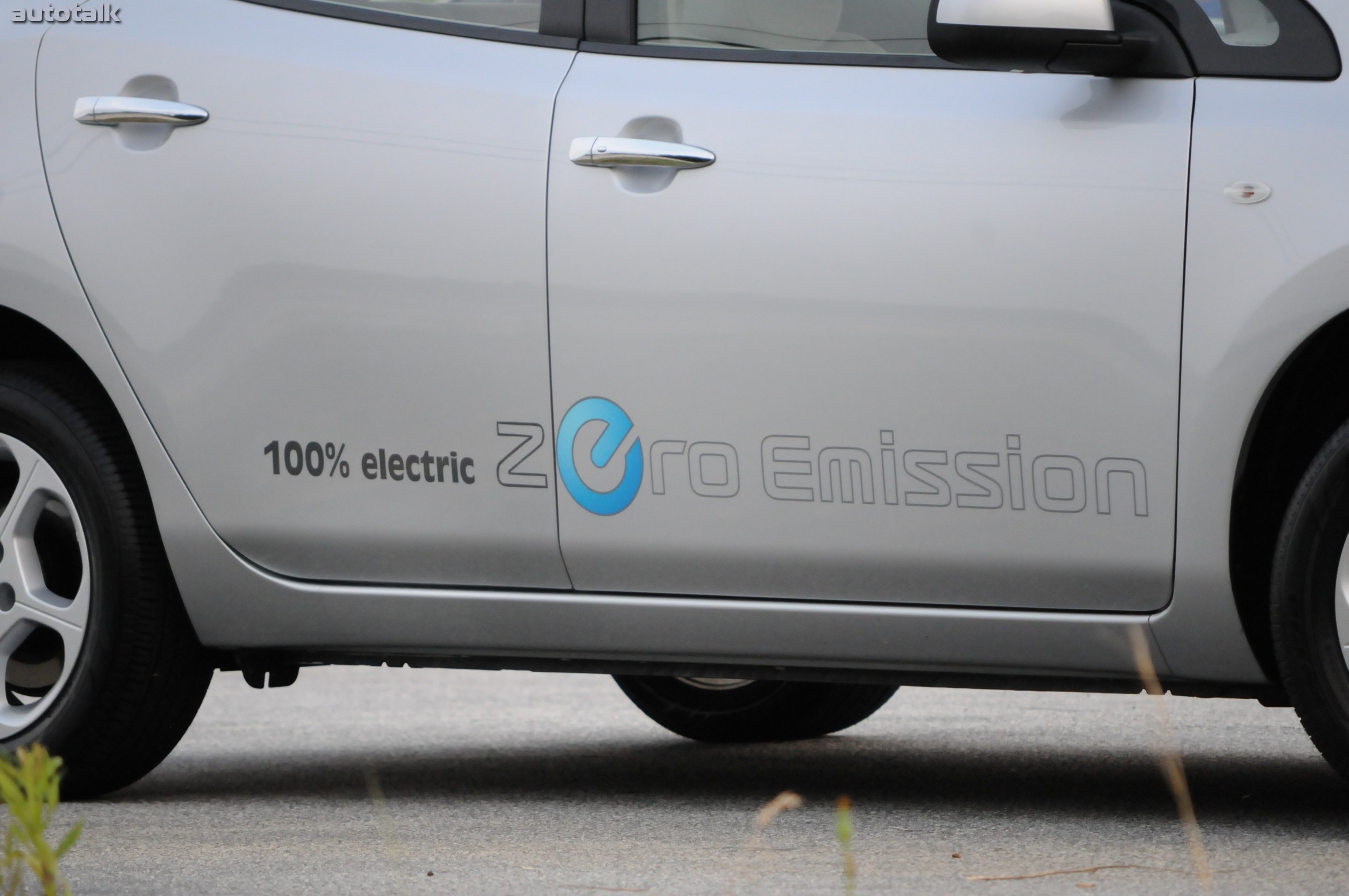 2011 Nissan Leaf Review