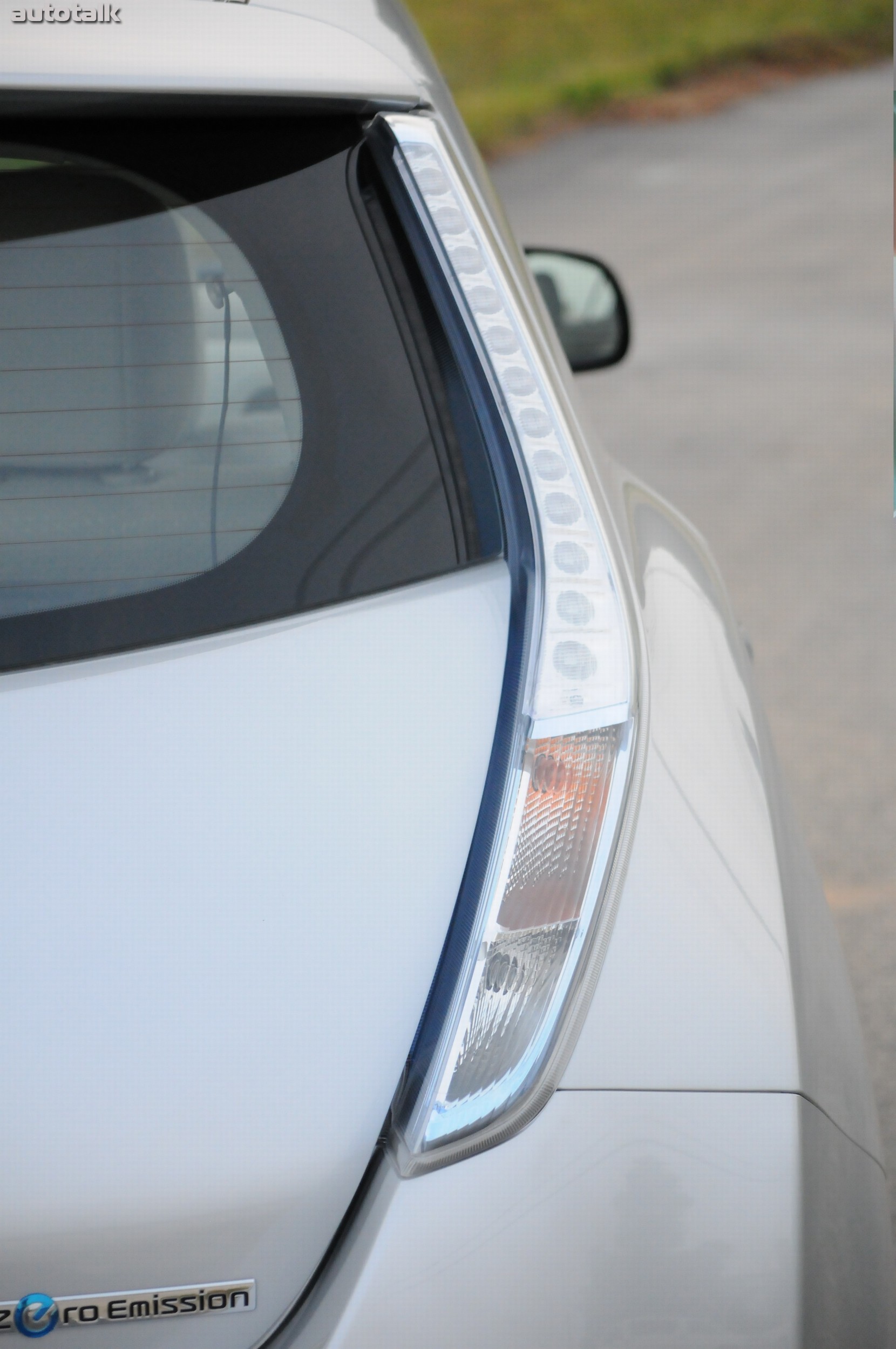2011 Nissan Leaf Review