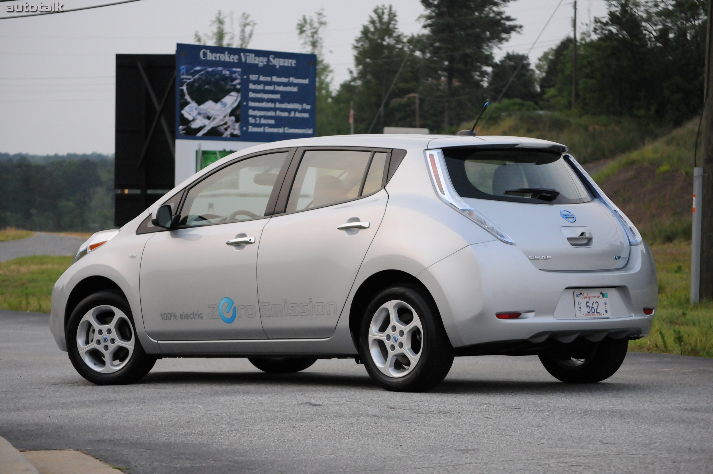 2011 Nissan Leaf Review