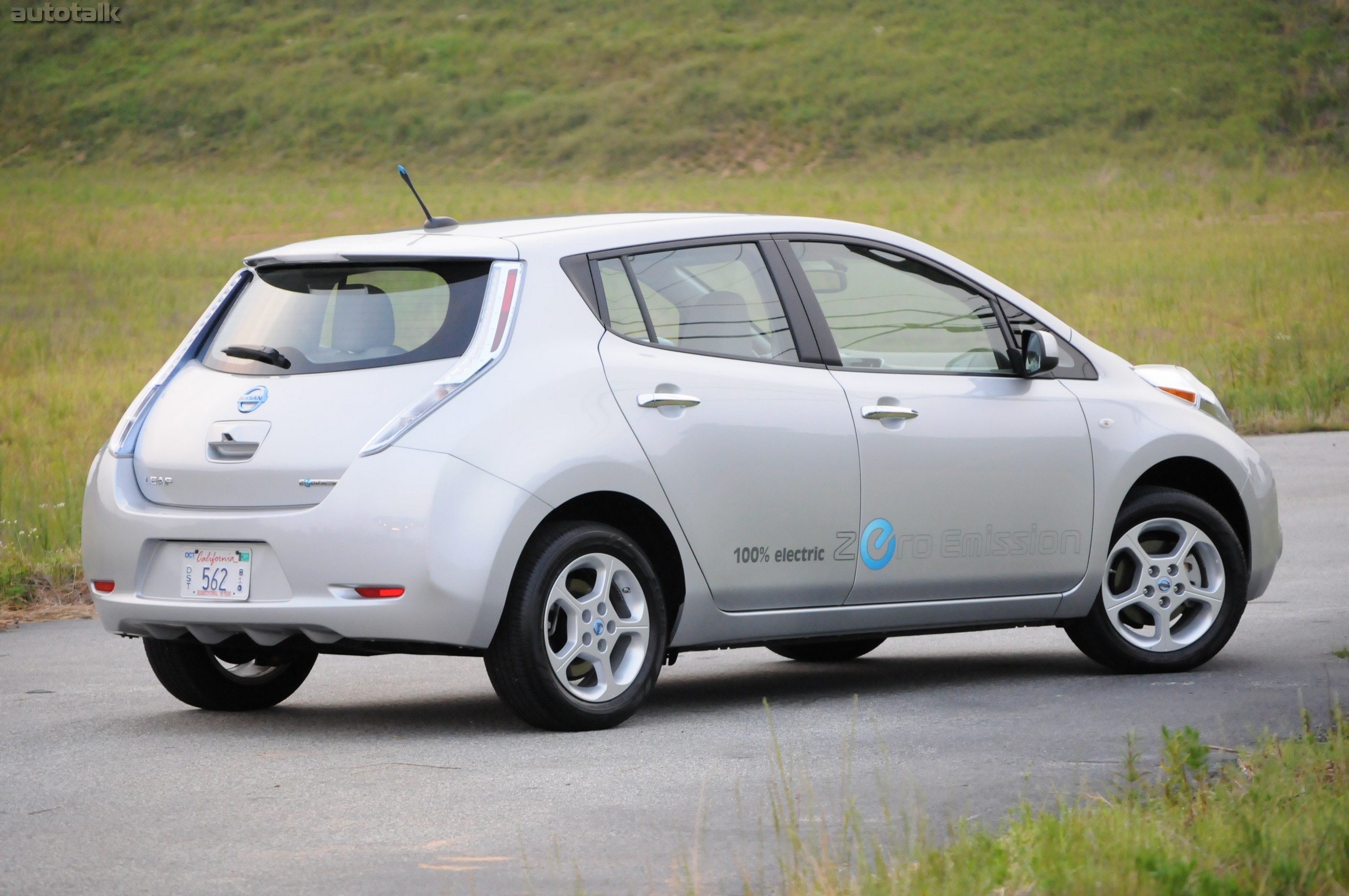 2011 Nissan Leaf Review