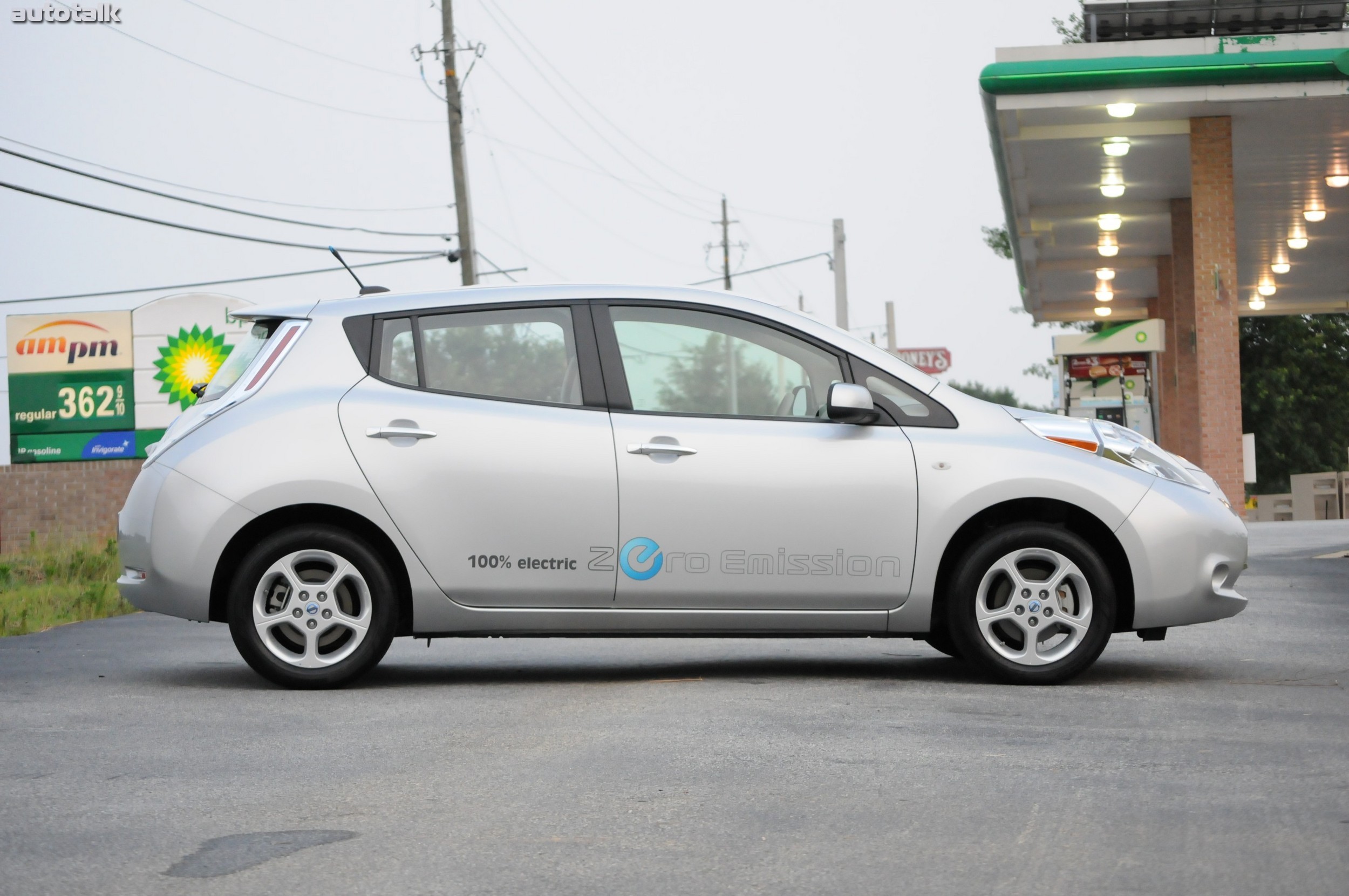 2011 Nissan Leaf Review