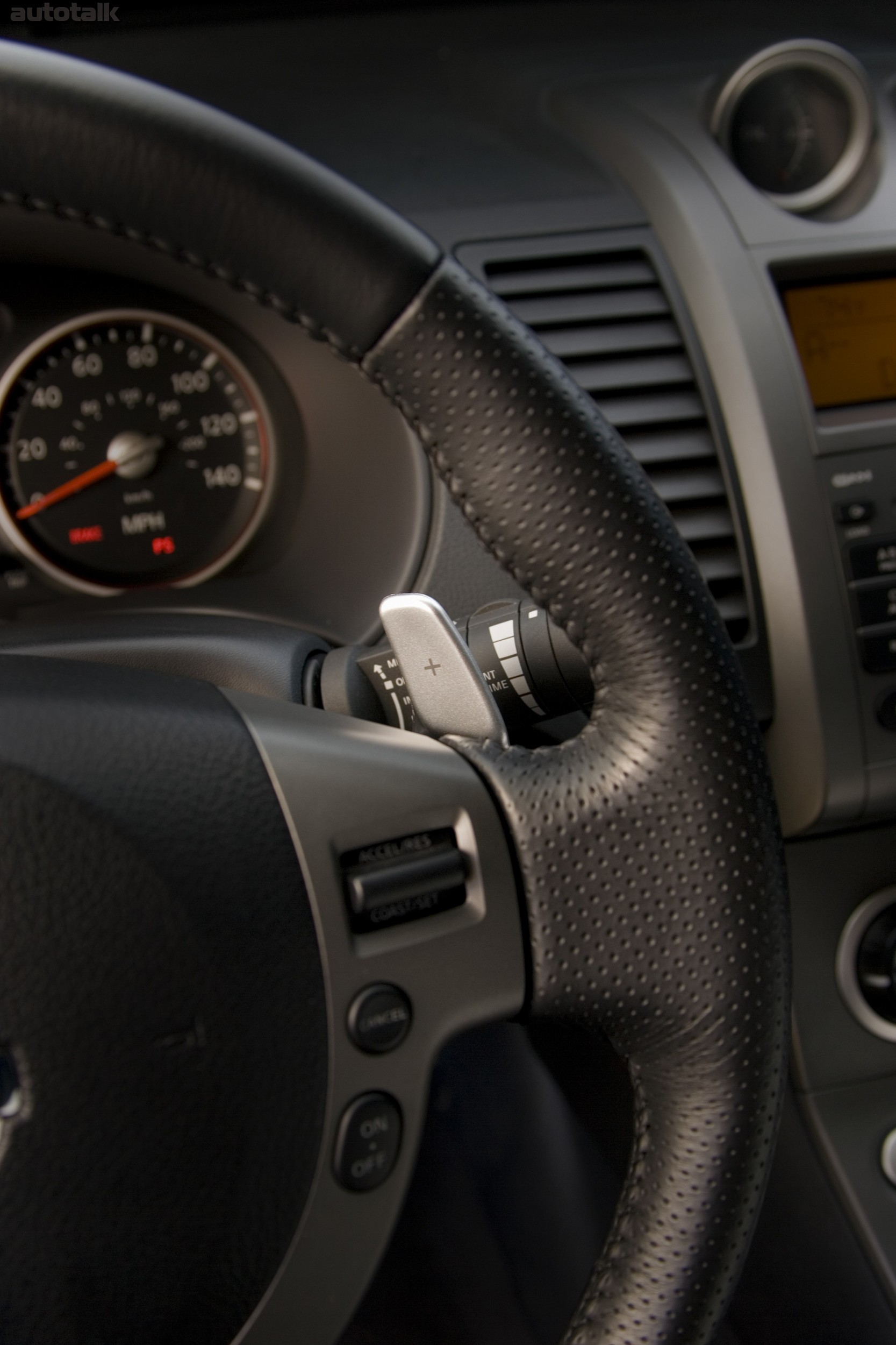 2011 Nissan Sentra SE-R