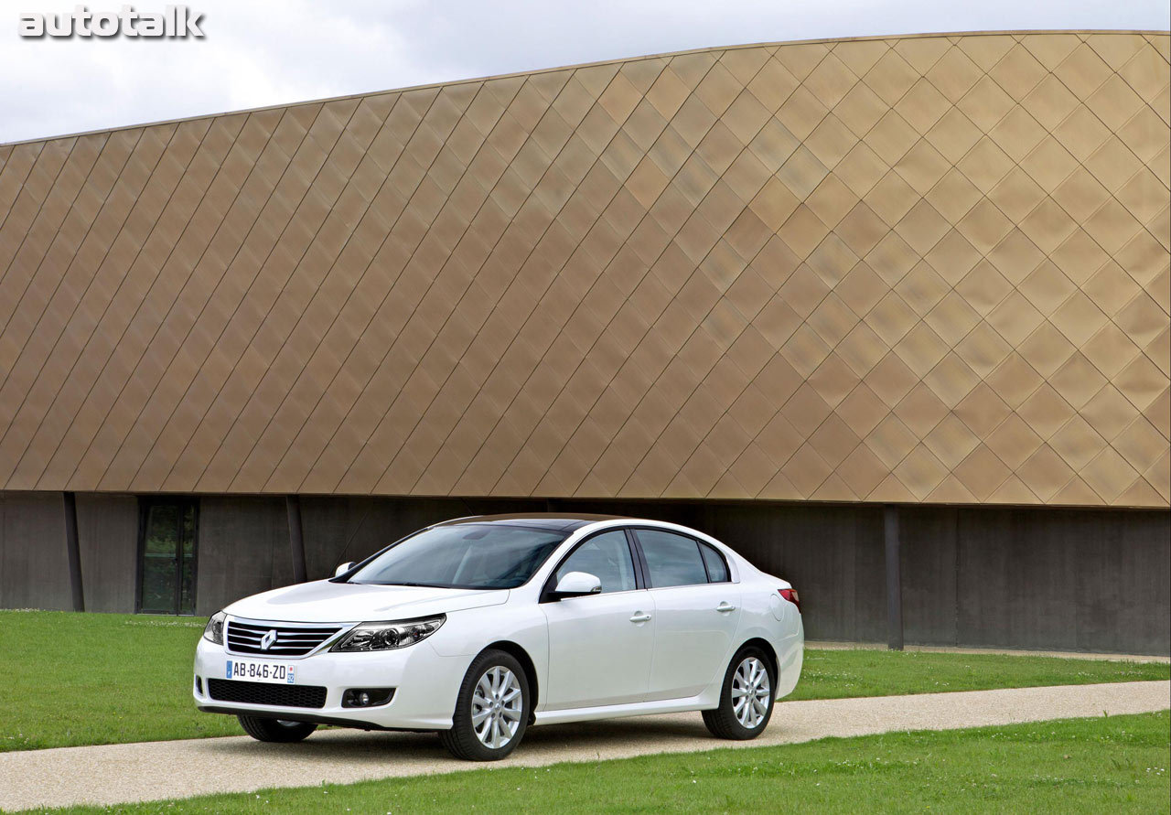 2011 Renault Latitude