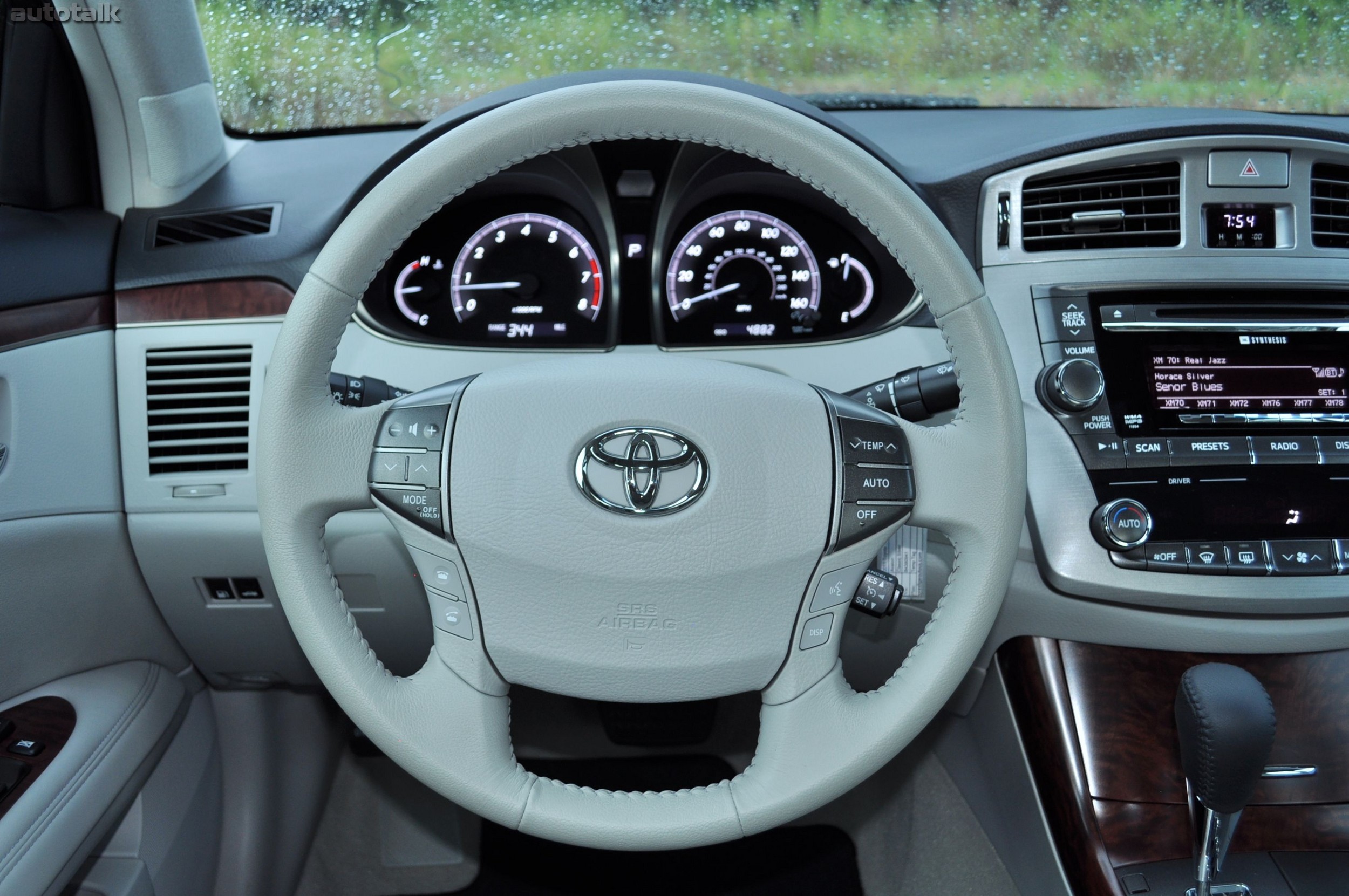 2011 Toyota Avalon Review