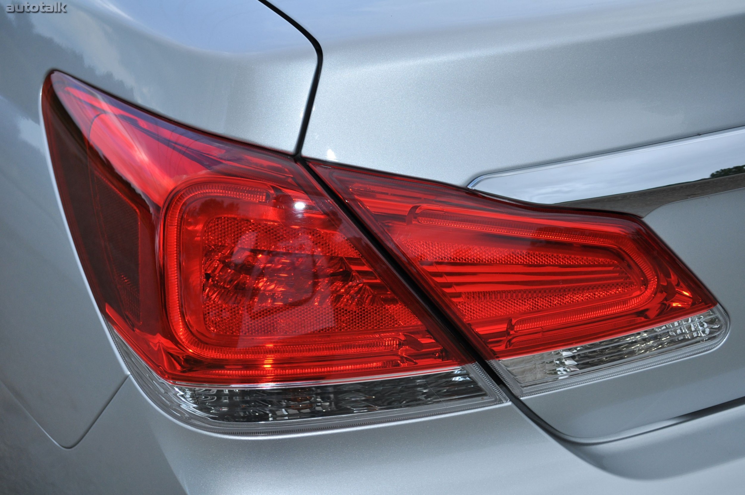 2011 Toyota Avalon Review