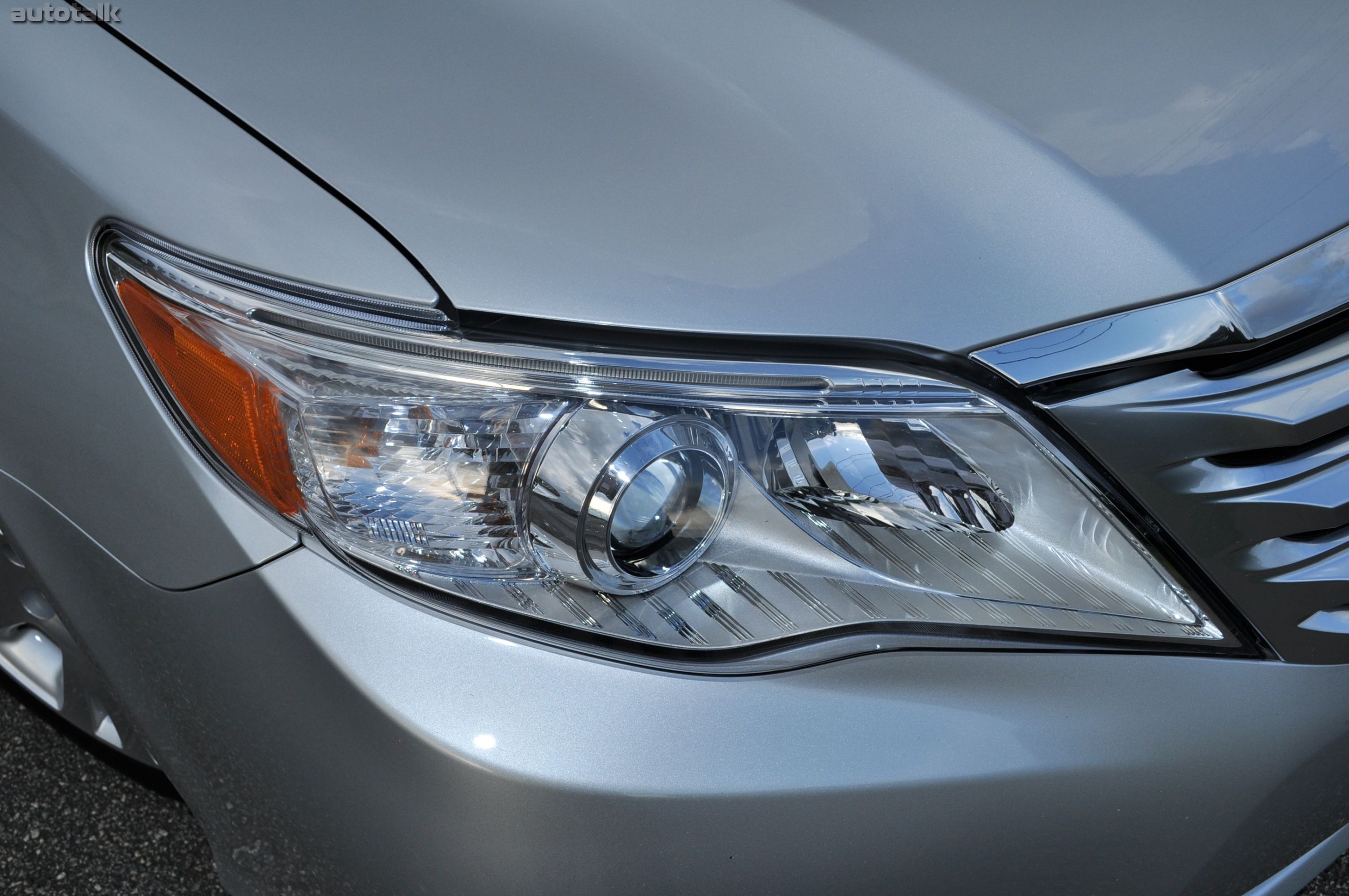 2011 Toyota Avalon Review