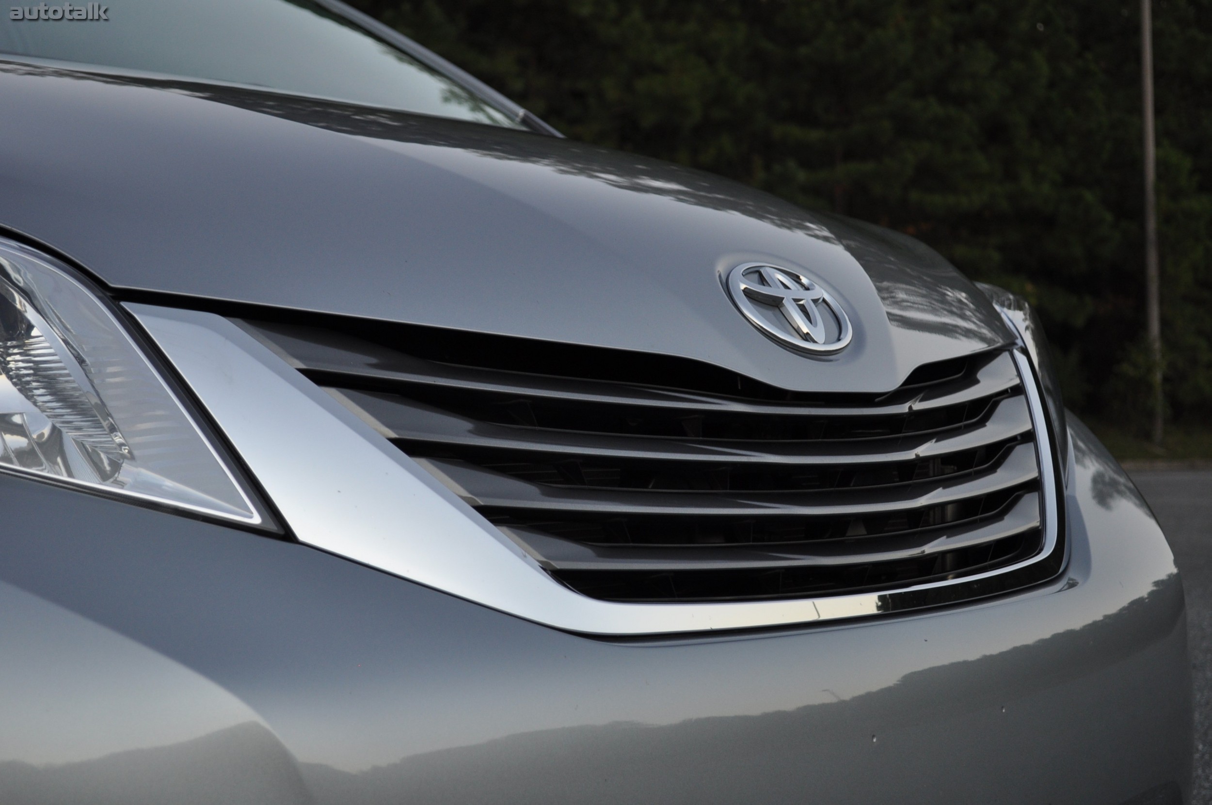 2011 Toyota Sienna Review