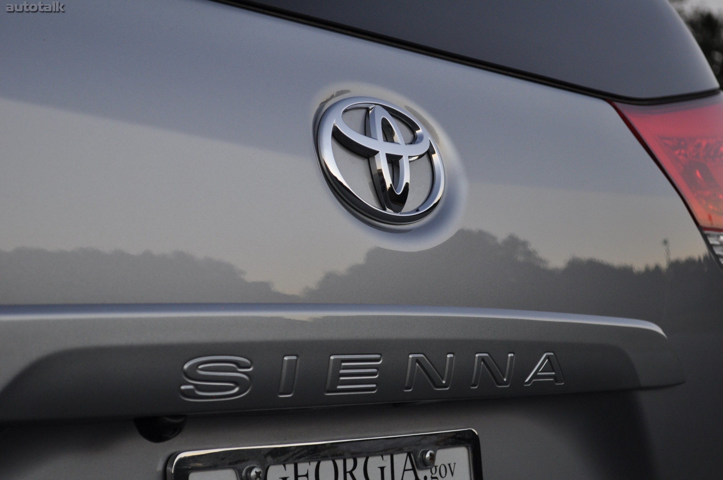 2011 Toyota Sienna Review