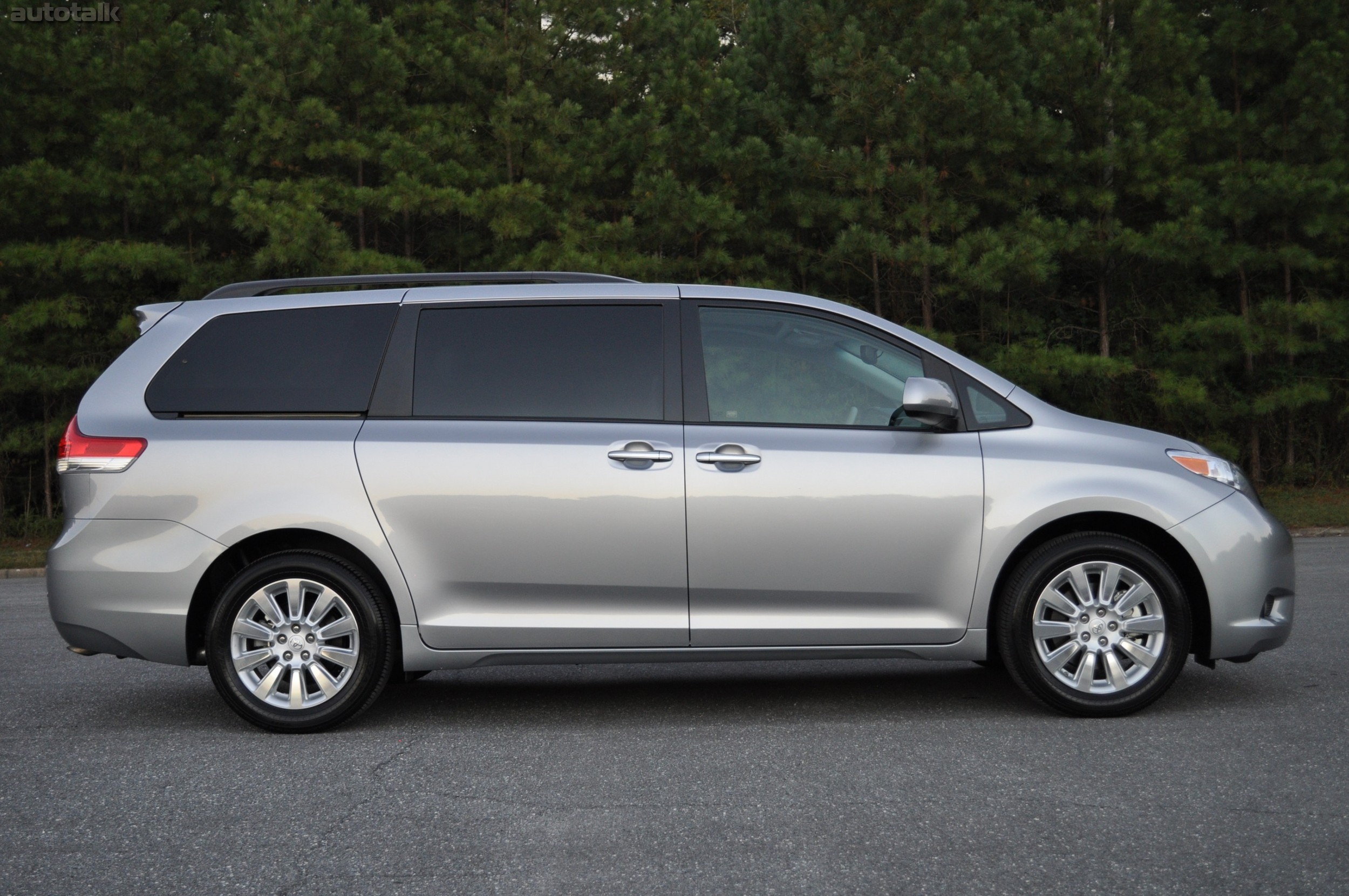 2011 Toyota Sienna Review