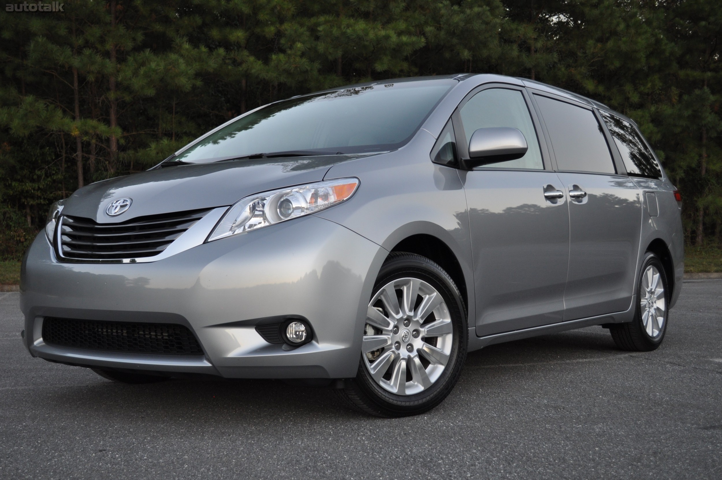 2011 Toyota Sienna Review