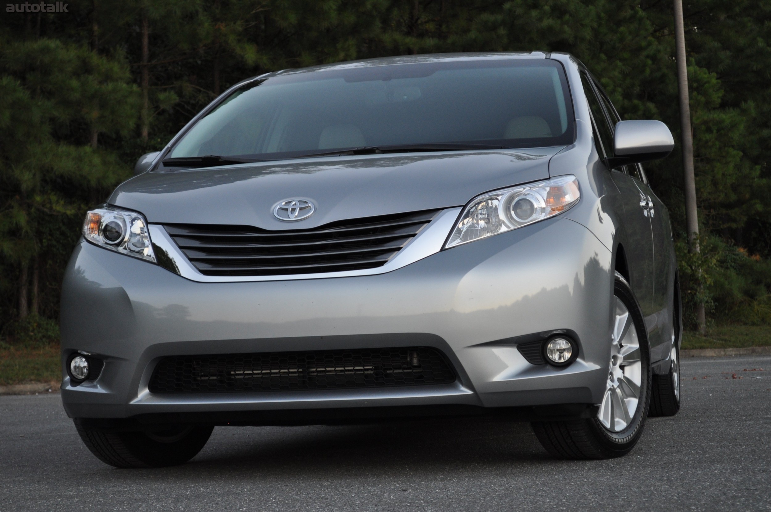 2011 Toyota Sienna Review