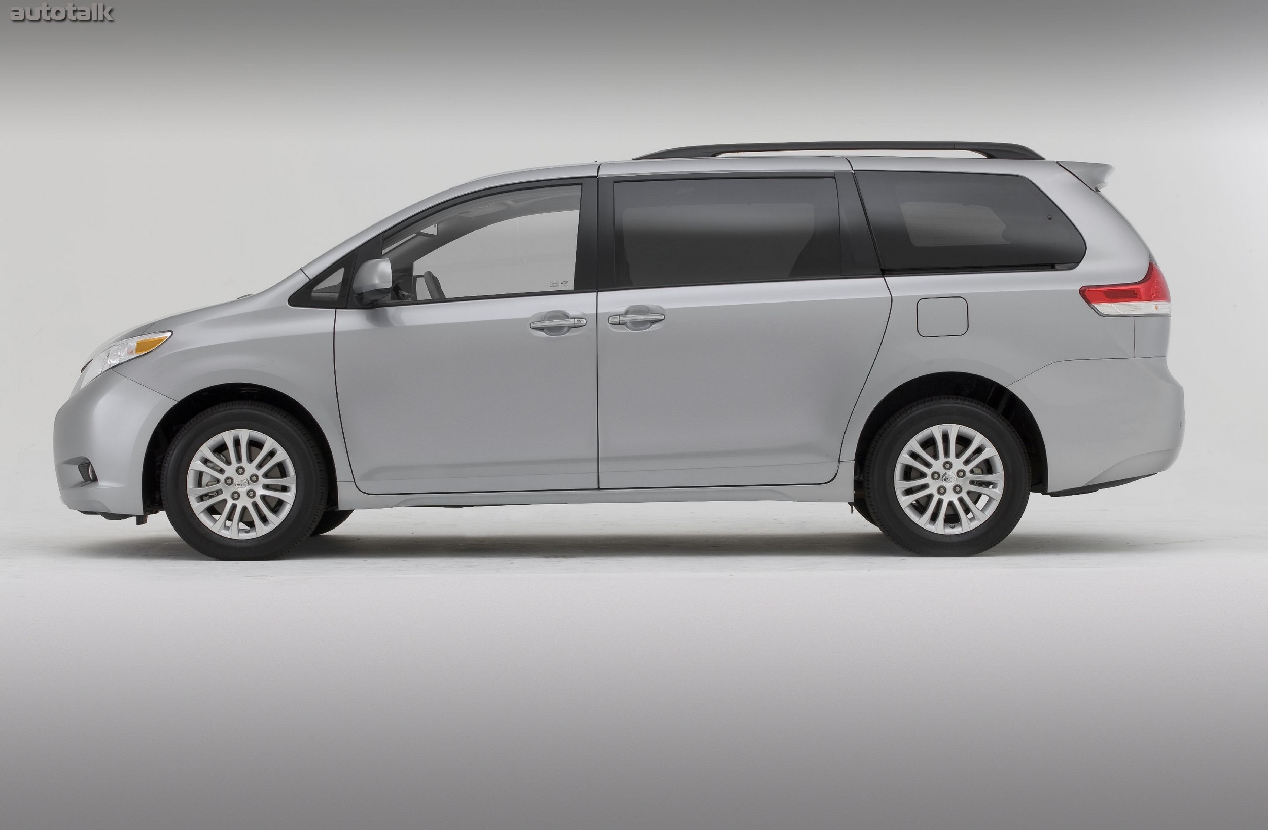 2011 Toyota Sienna XLE