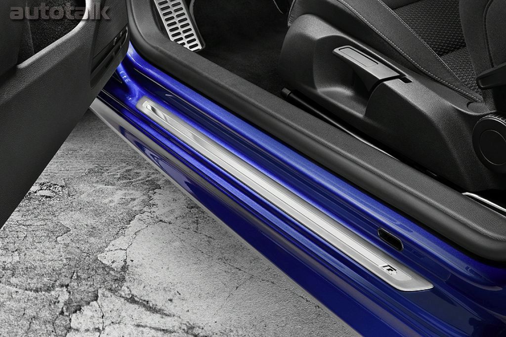 2011 Volkswagen Golf R20