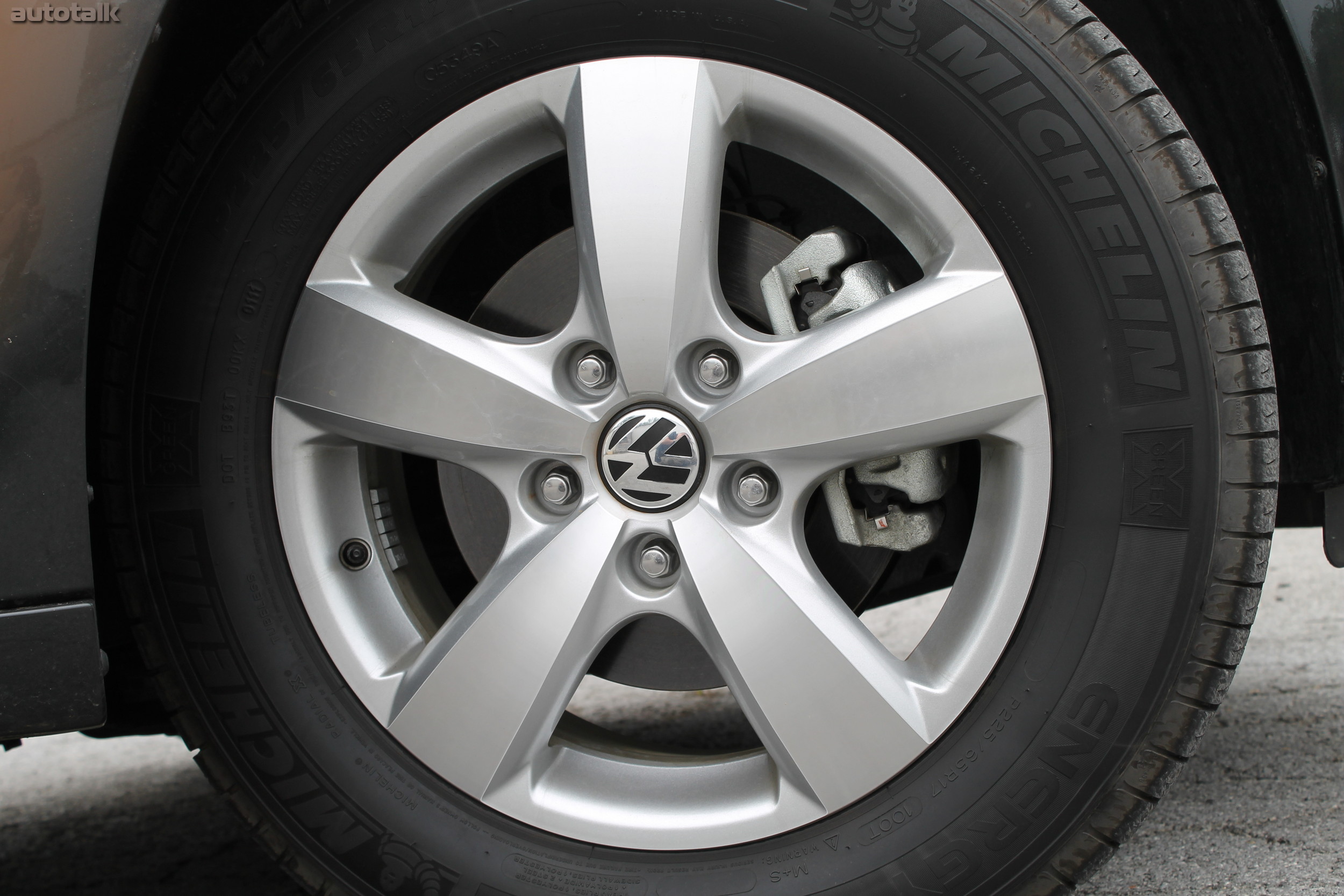 2011 Volkswagen Routan Review