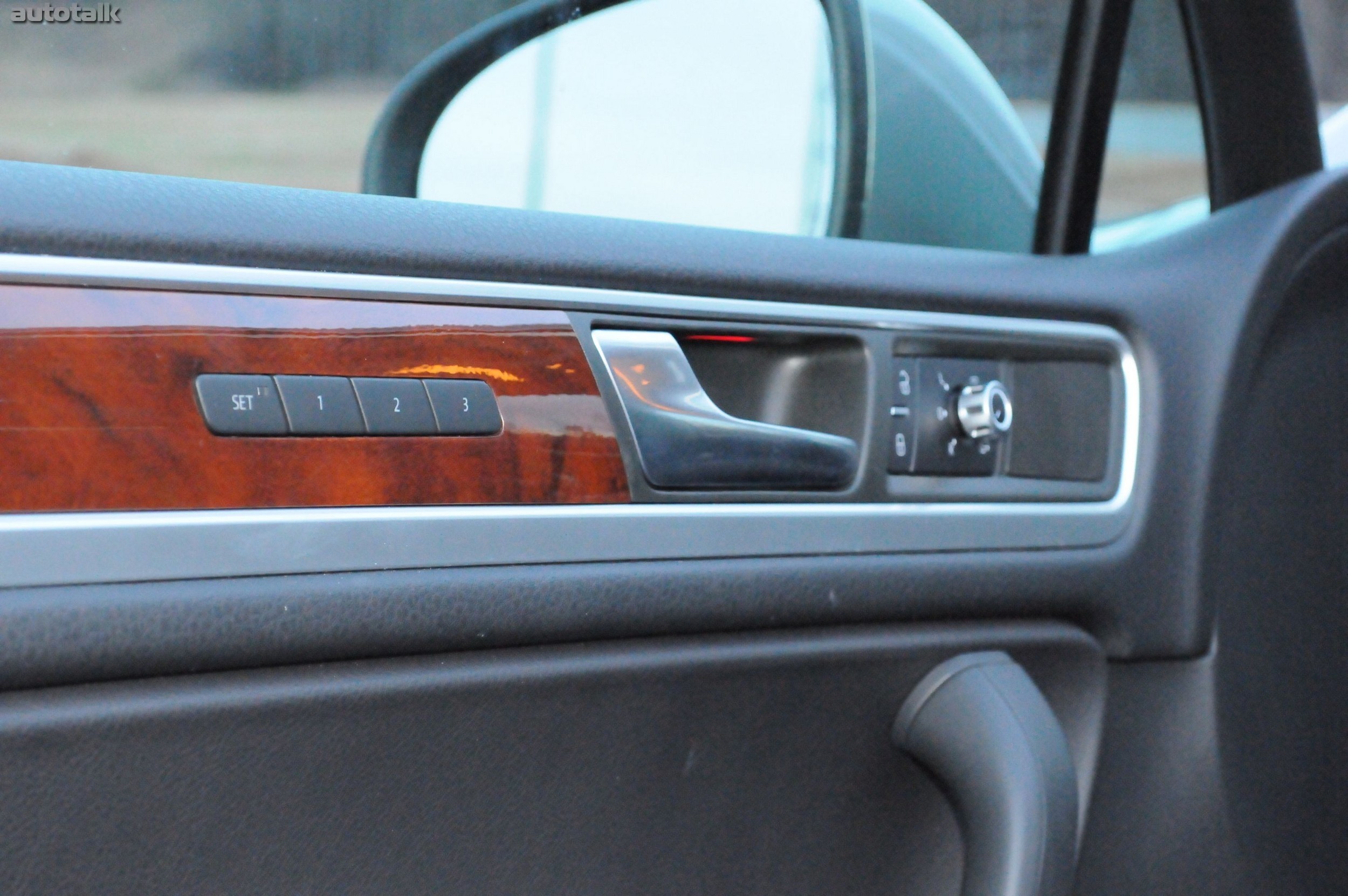 2011 Volkswagen Touareg Review