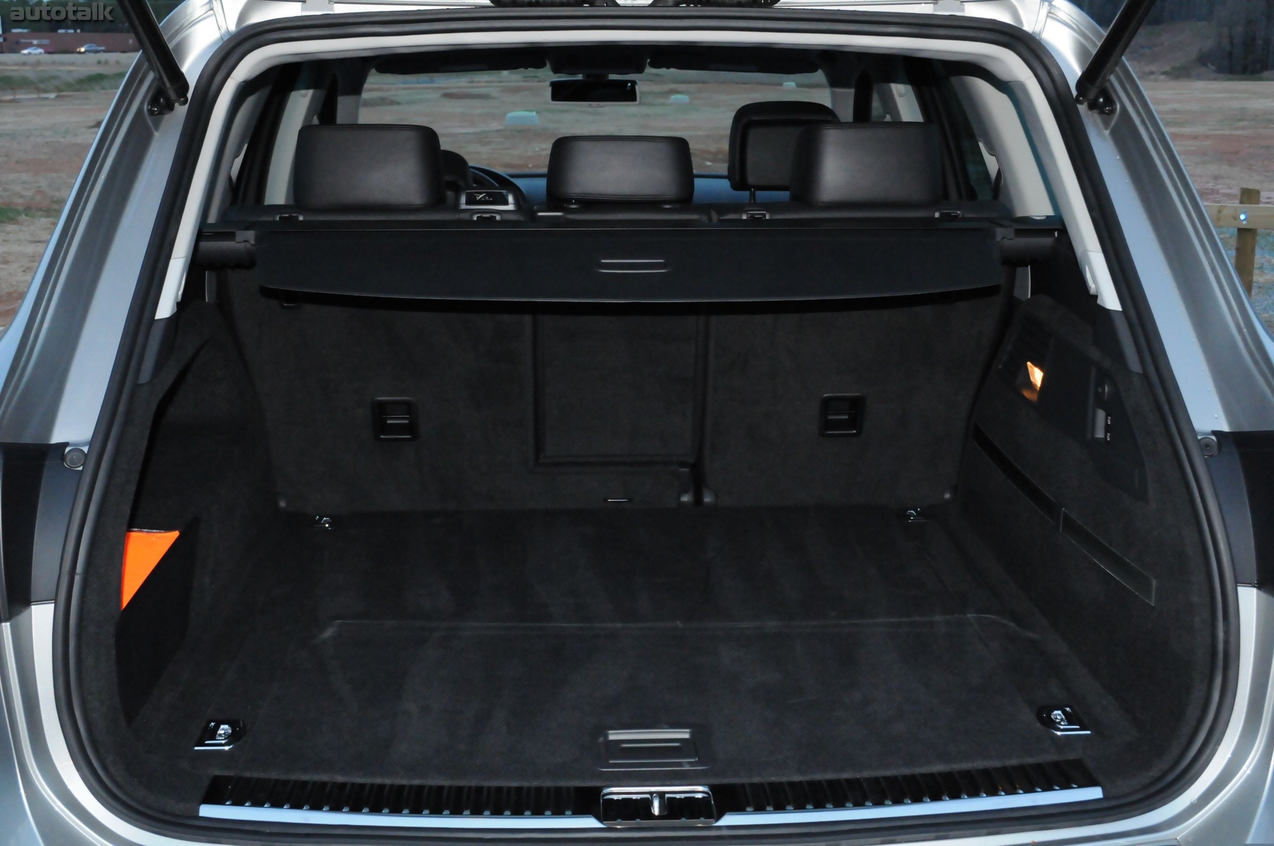 2011 Volkswagen Touareg Review