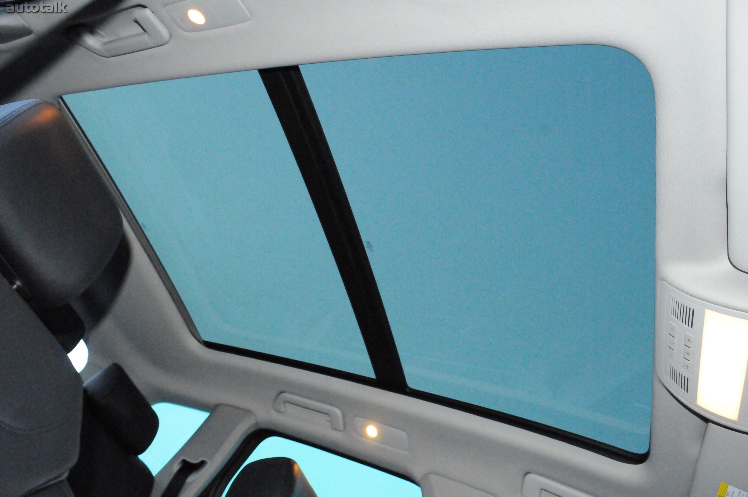 2011 Volkswagen Touareg Review