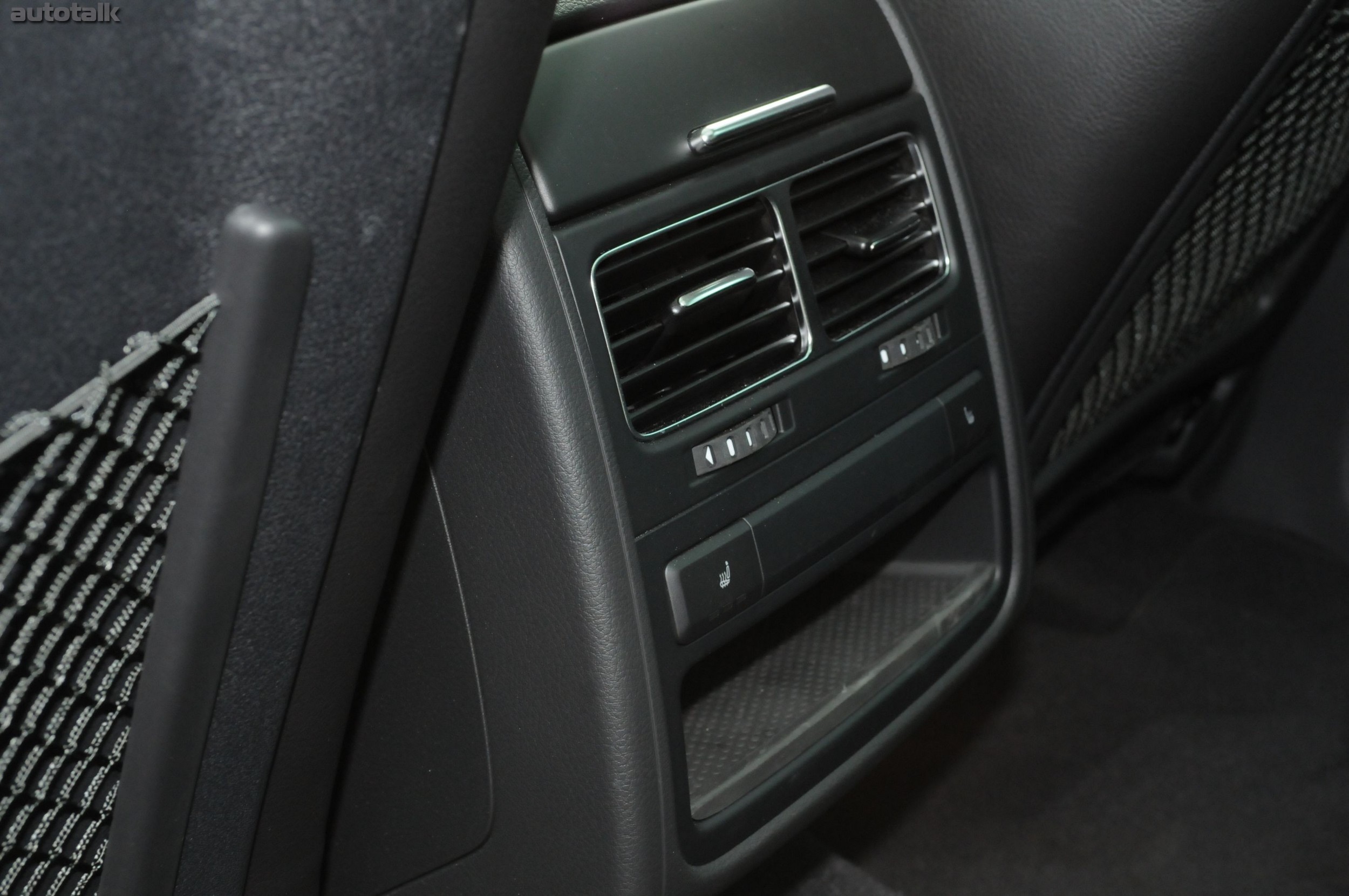 2011 Volkswagen Touareg Review