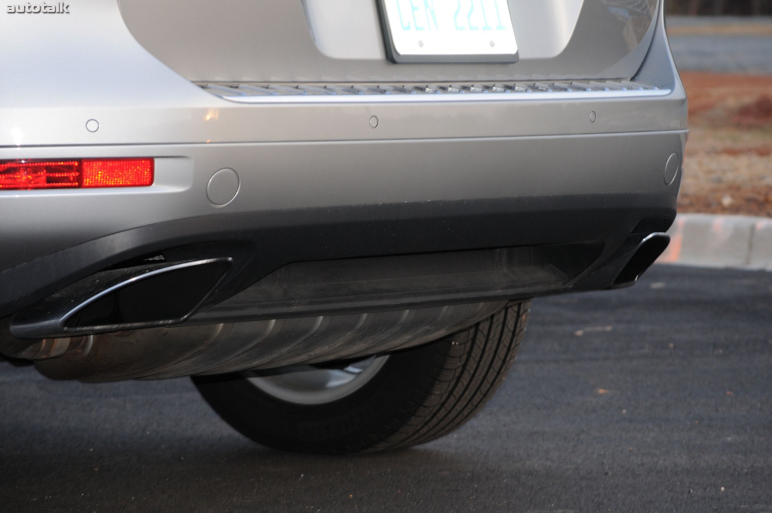 2011 Volkswagen Touareg Review