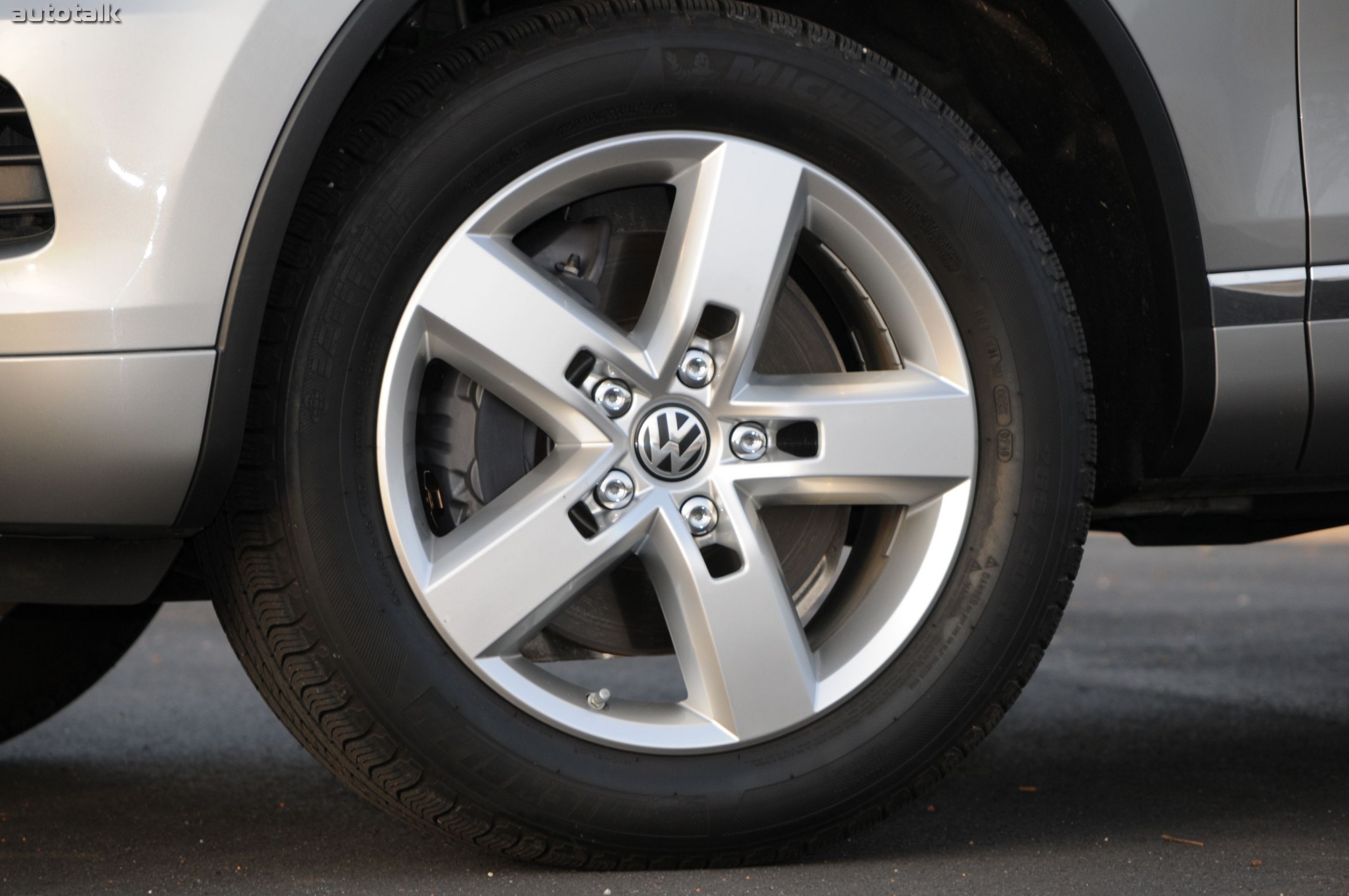 2011 Volkswagen Touareg Review