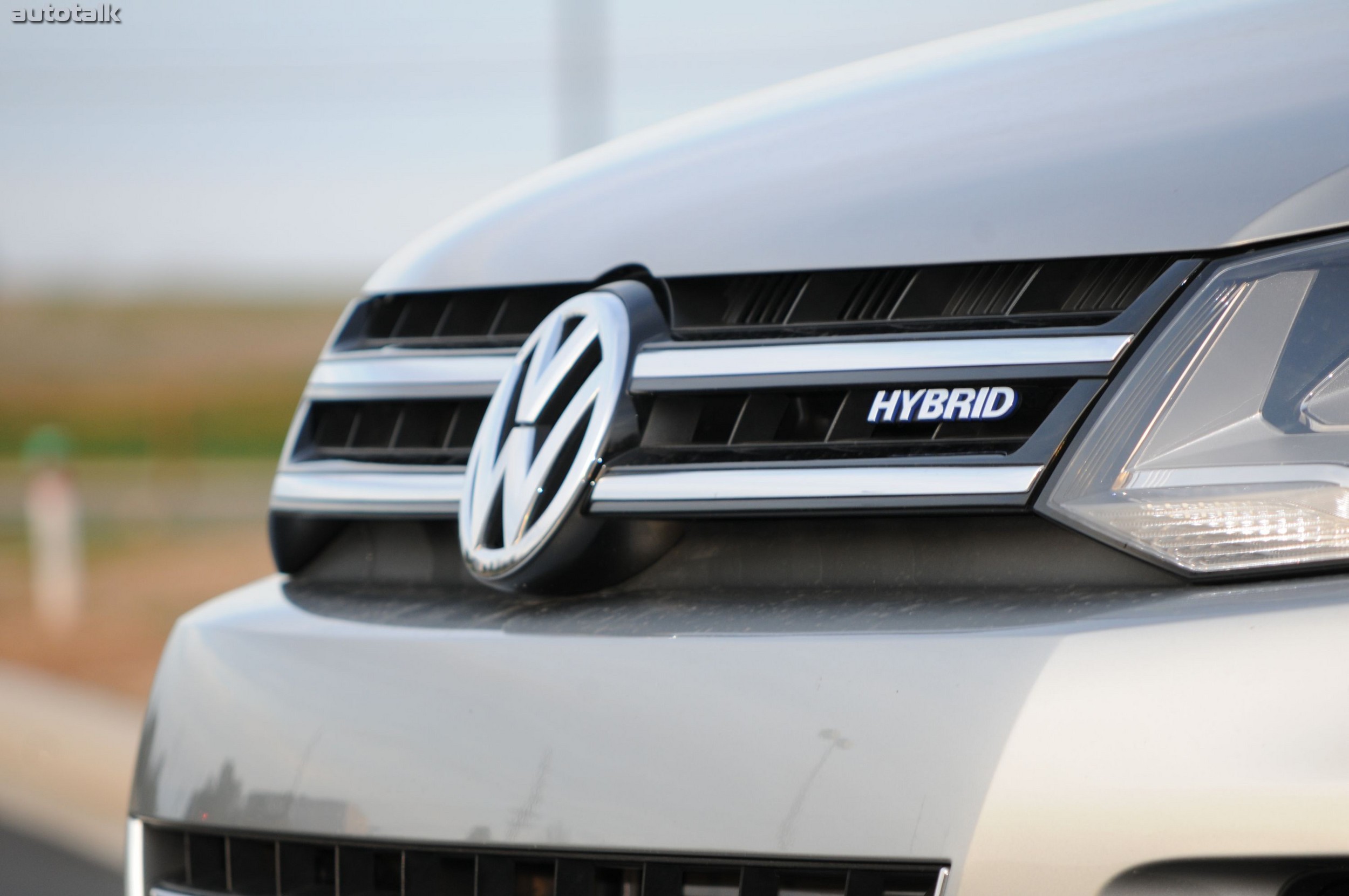 2011 Volkswagen Touareg Review