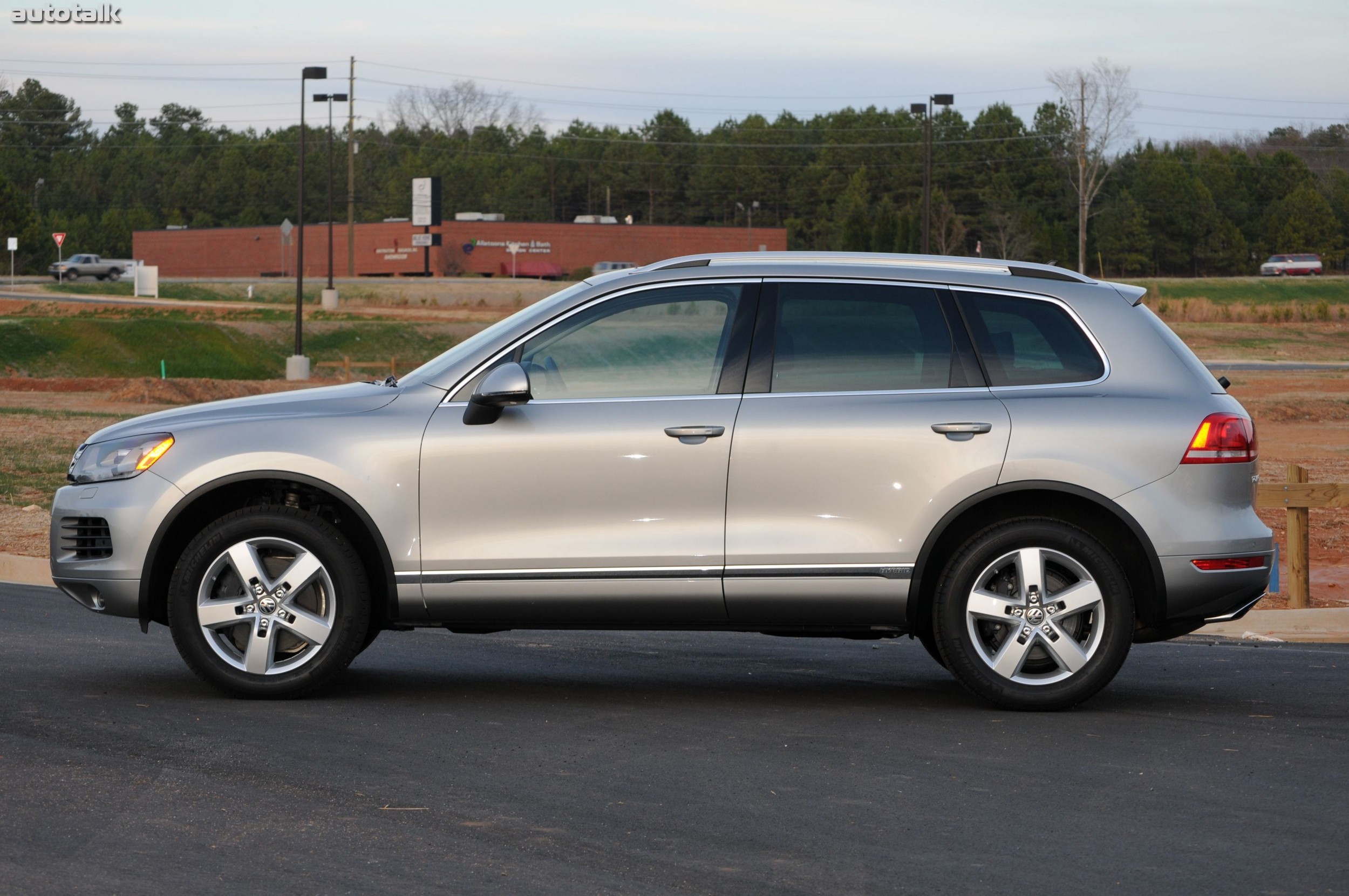 2011 Volkswagen Touareg Review