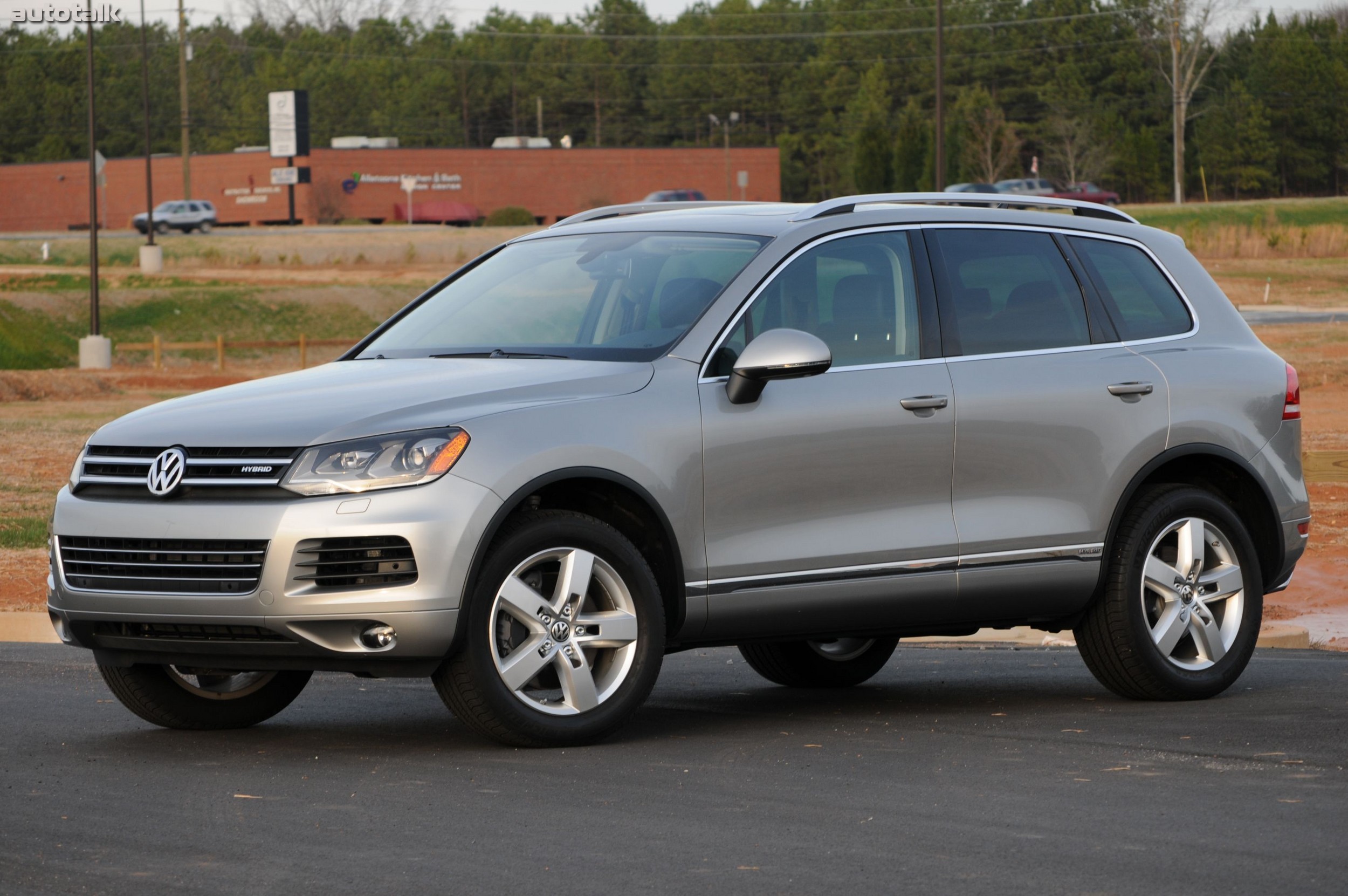 2011 Volkswagen Touareg Review