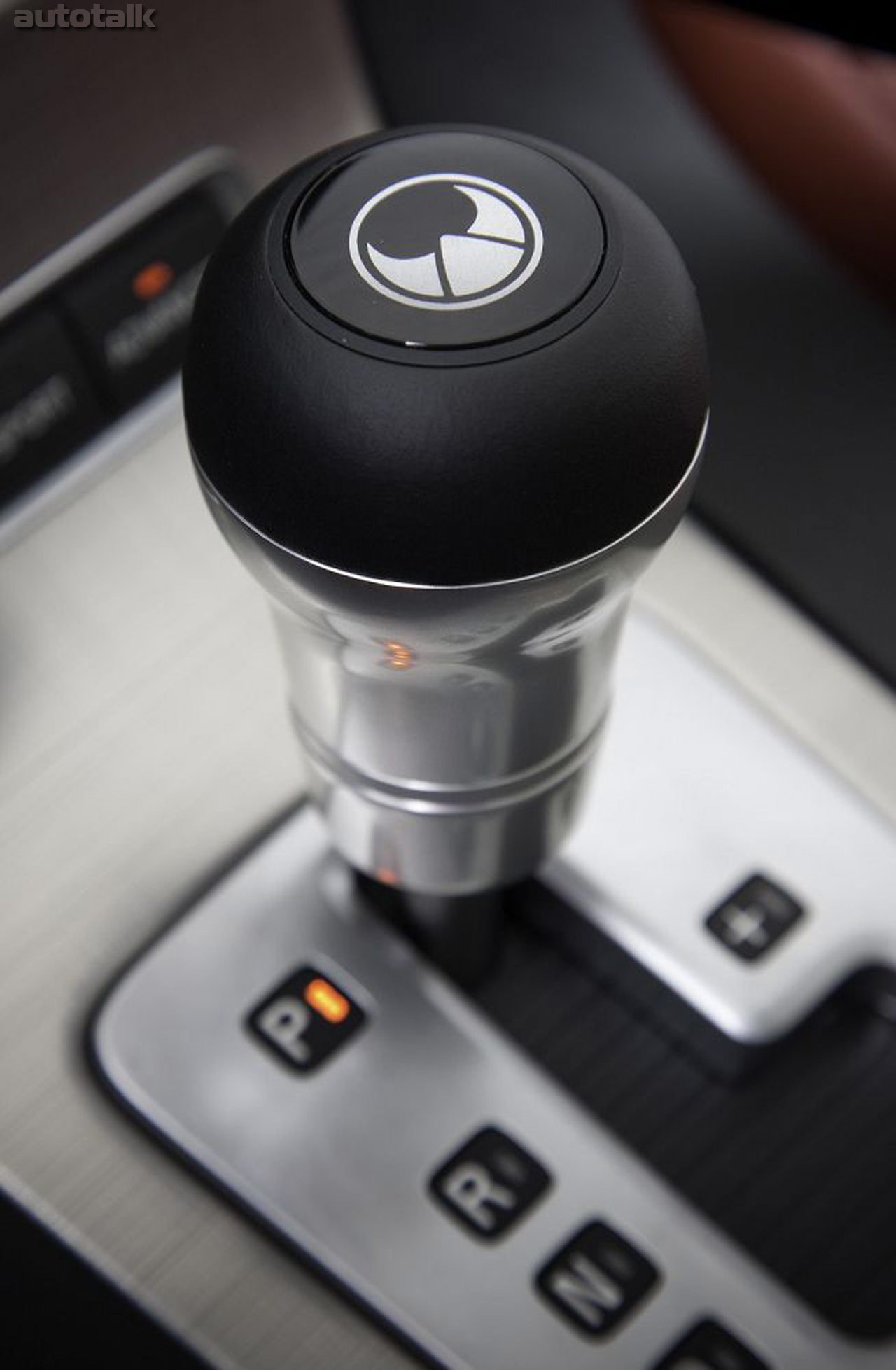 2011 Volvo V70 R-Design by Heico Sportiv