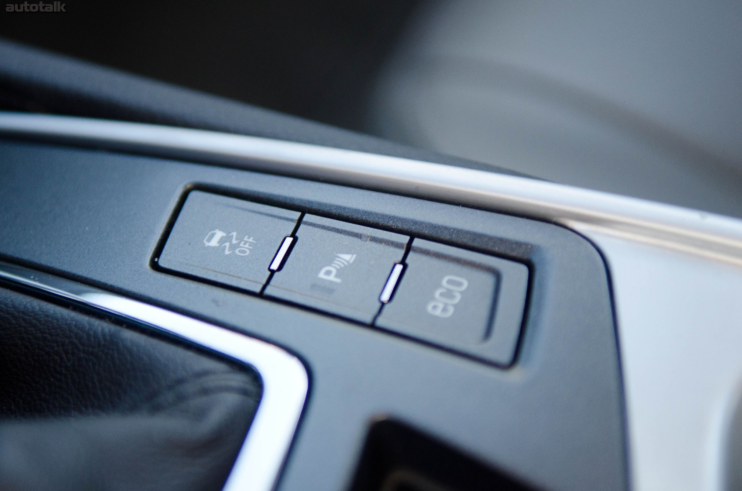 2012 Cadillac SRX Review