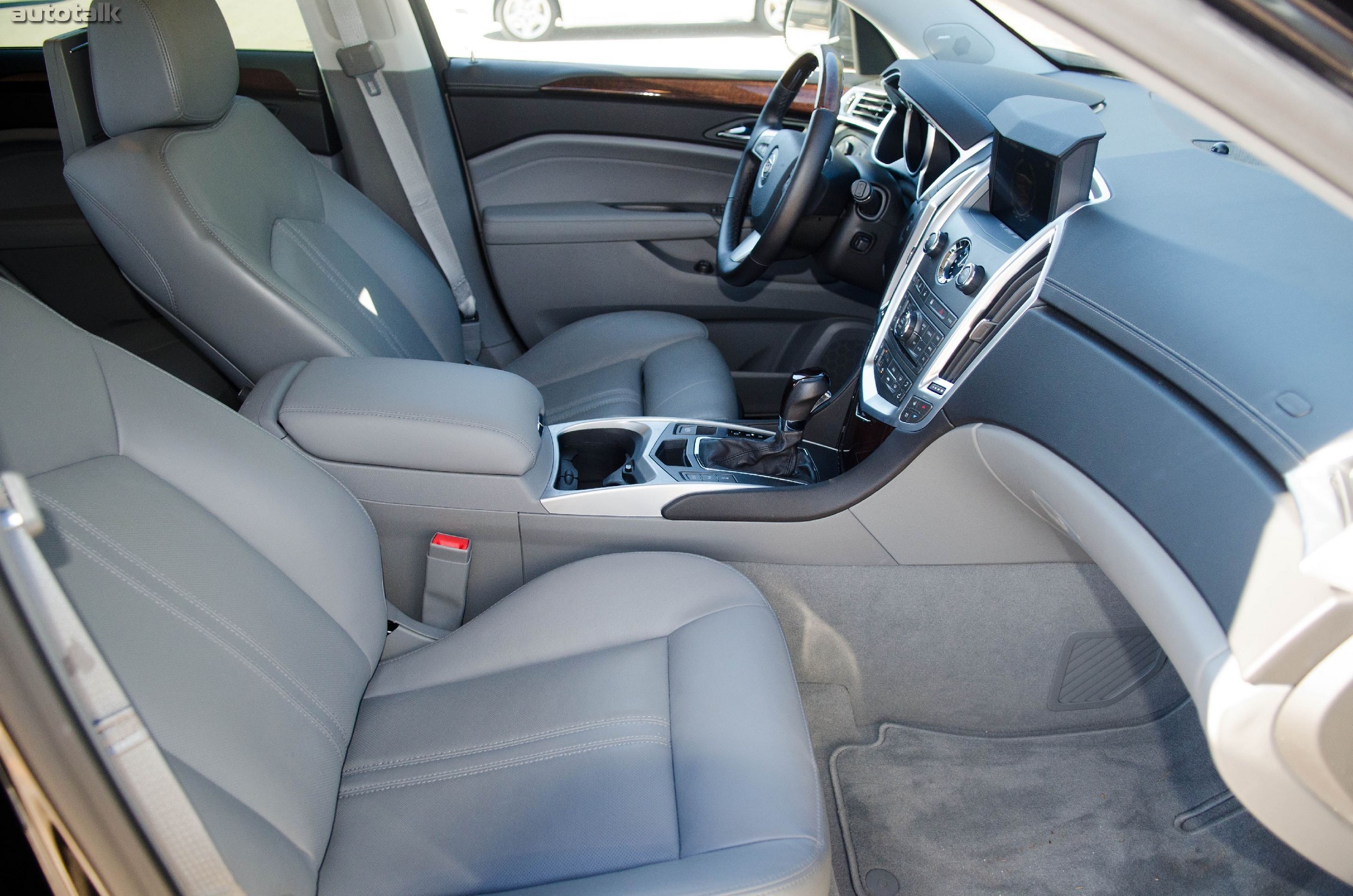 2012 Cadillac SRX Review