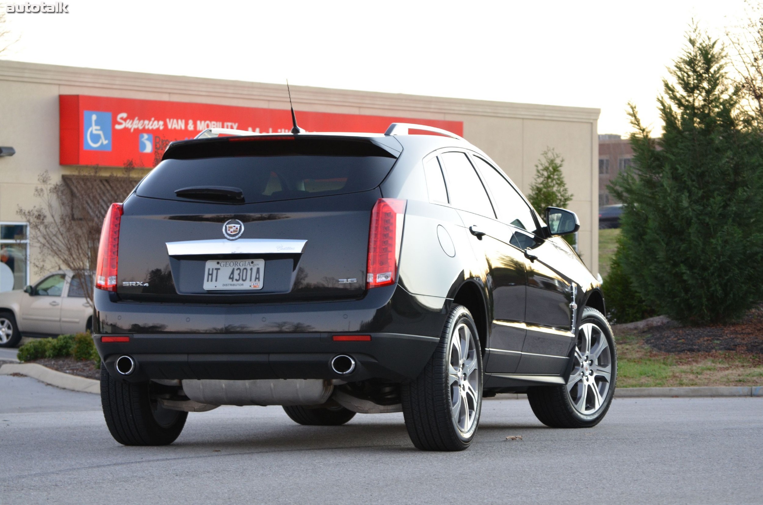 2012 Cadillac SRX Review