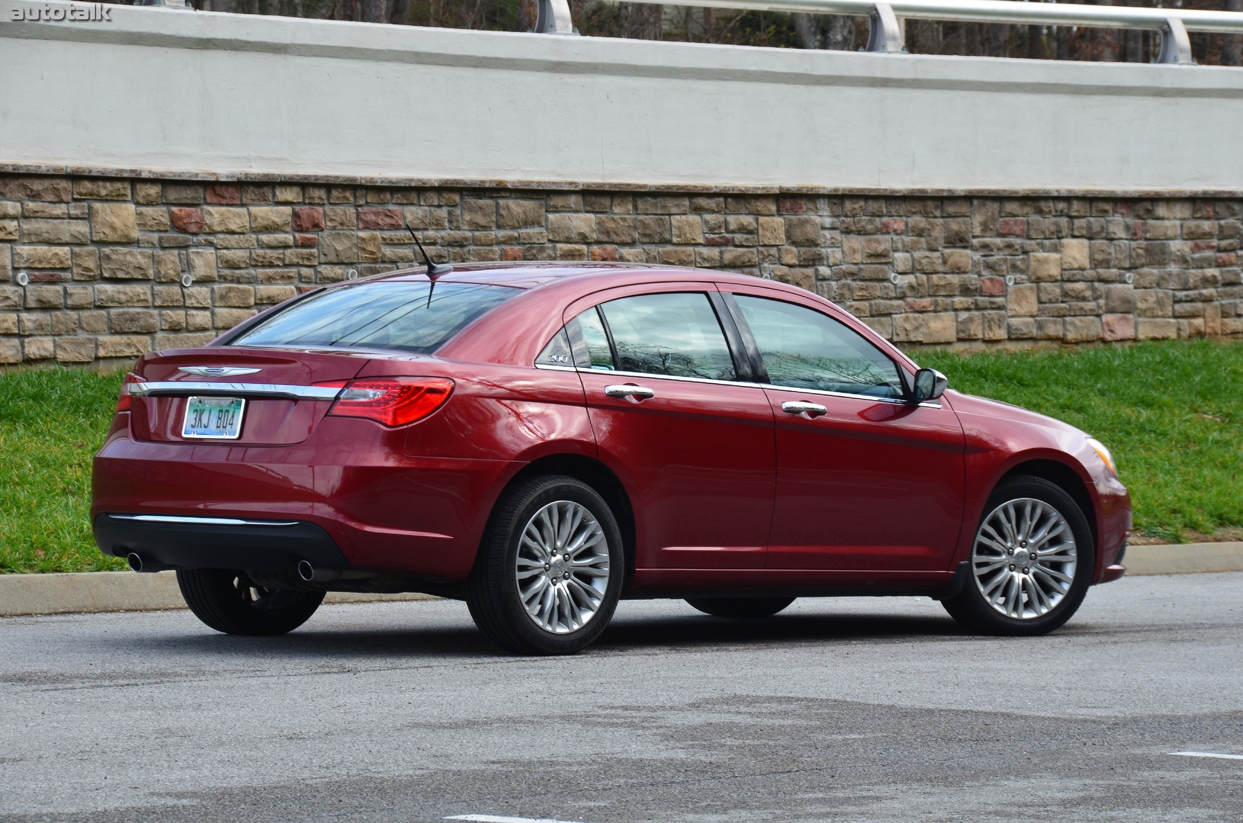 2012 Chrysler 200 Review