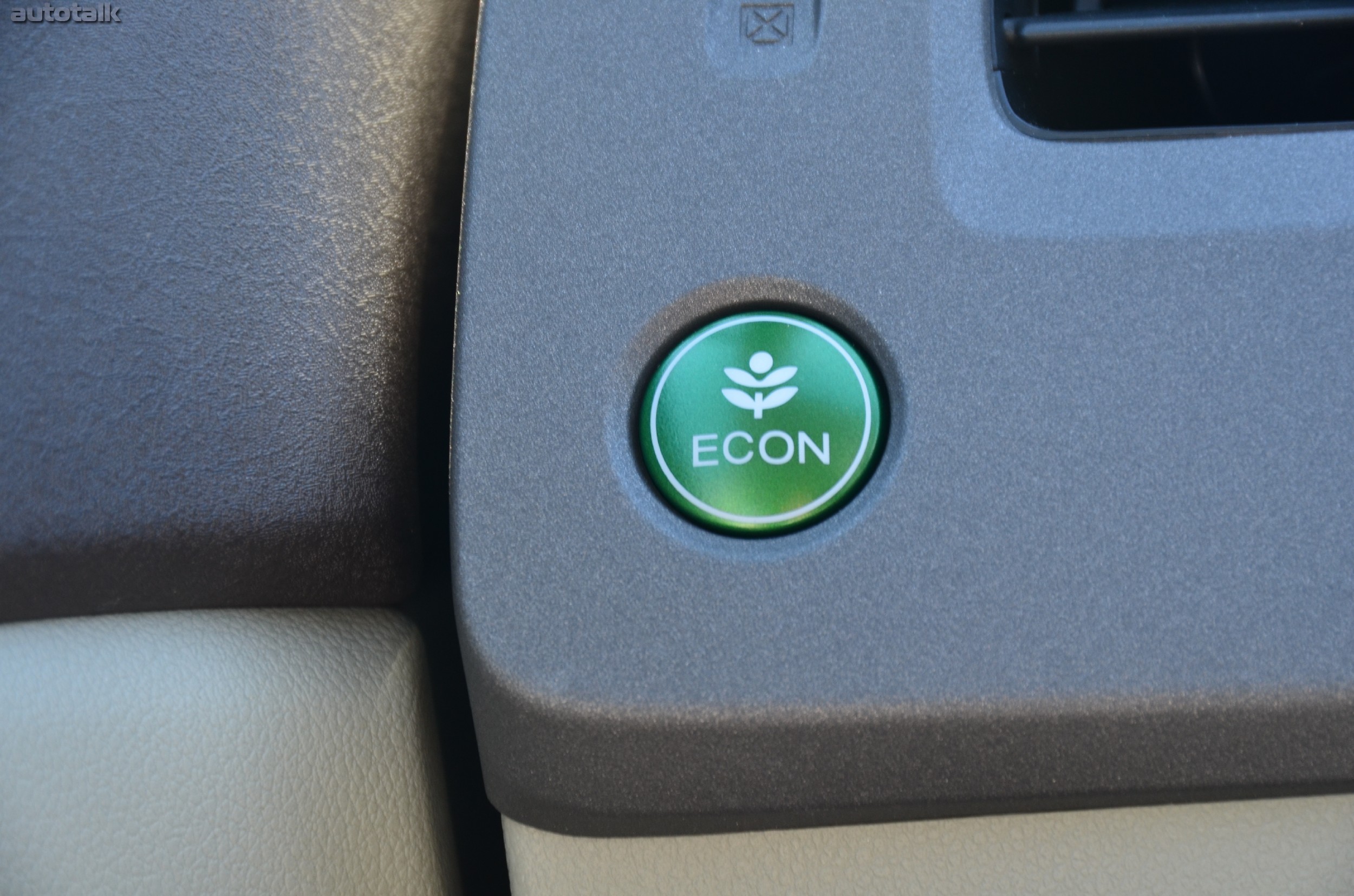 2012 Honda Civic Sedan Hybrid Review