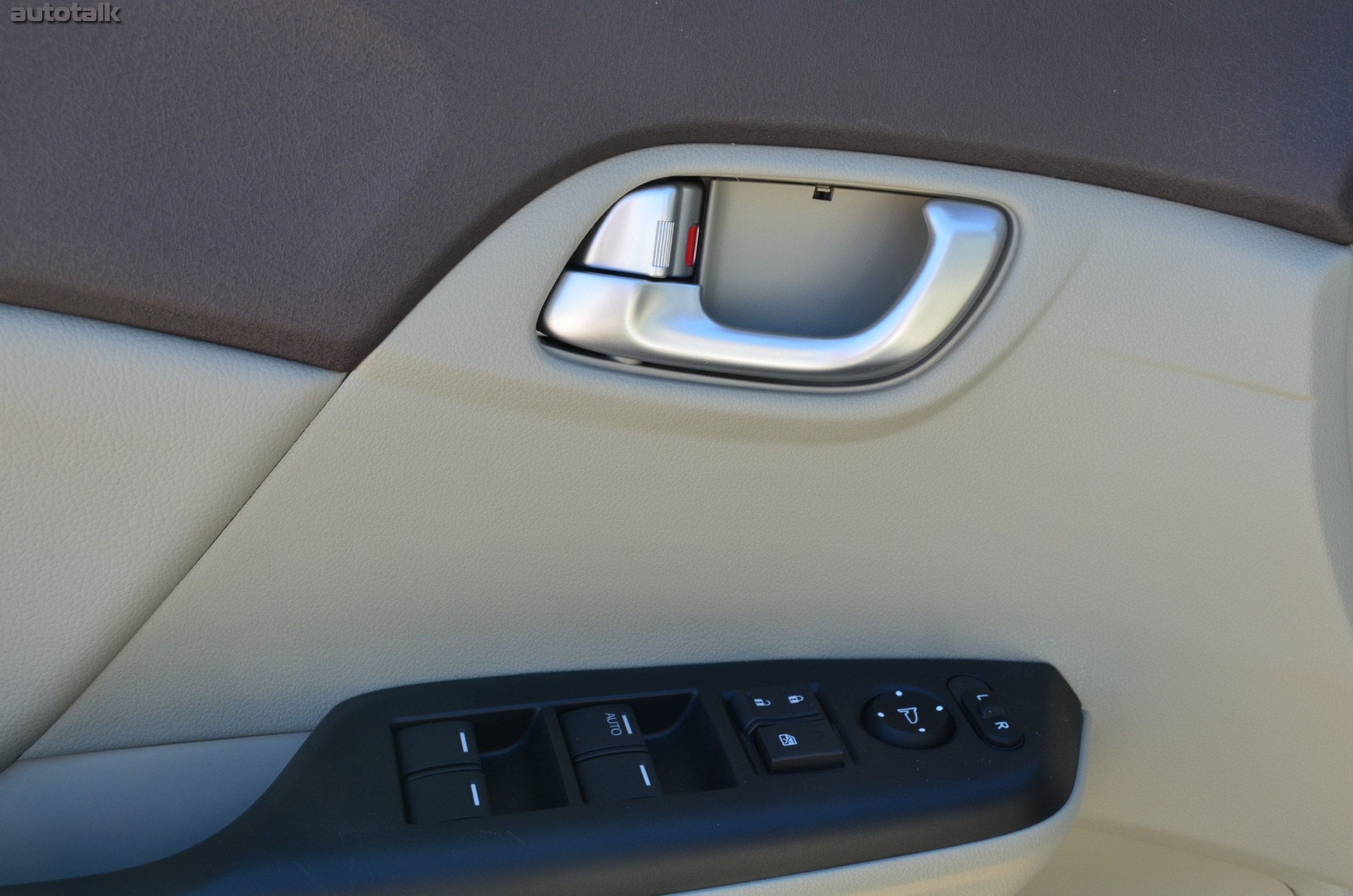 2012 Honda Civic Sedan Hybrid Review