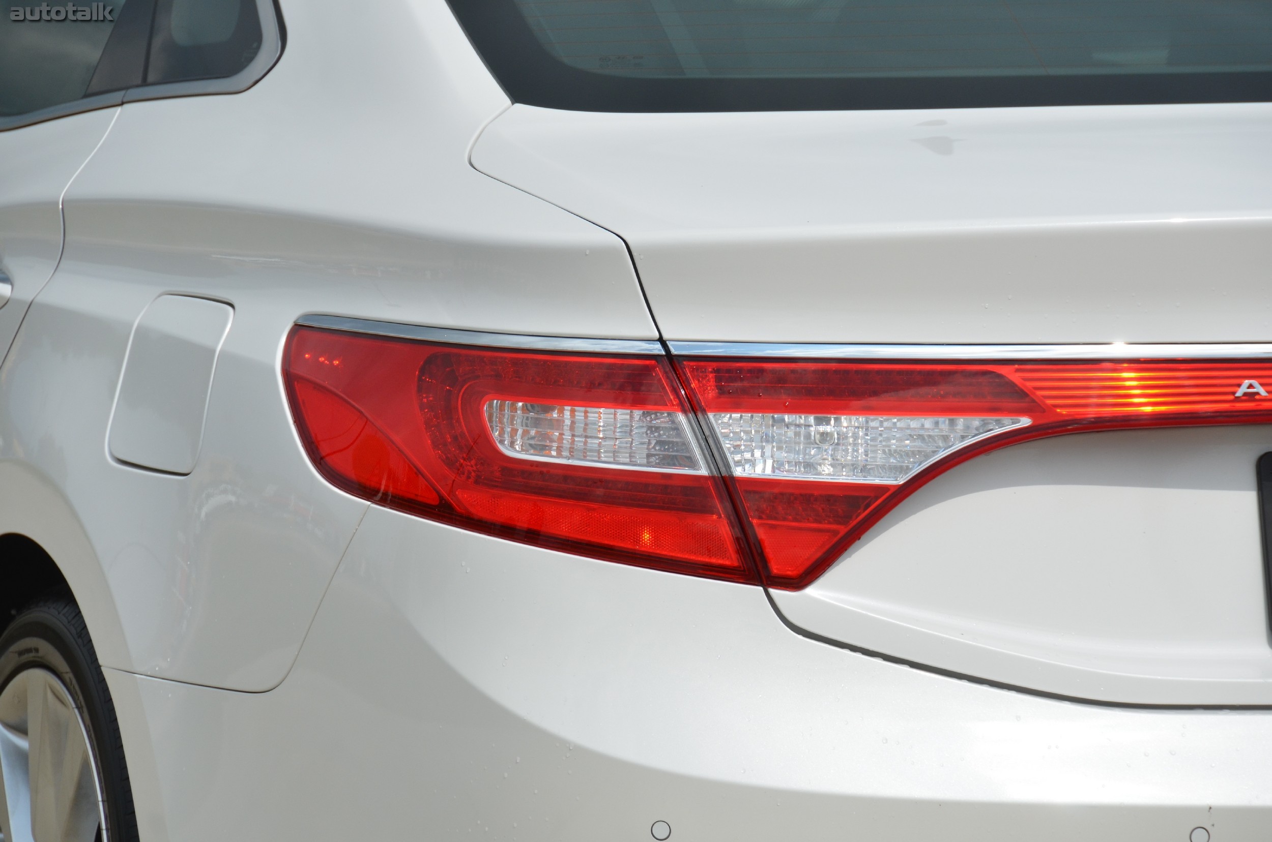 2012 Hyundai Azera Review