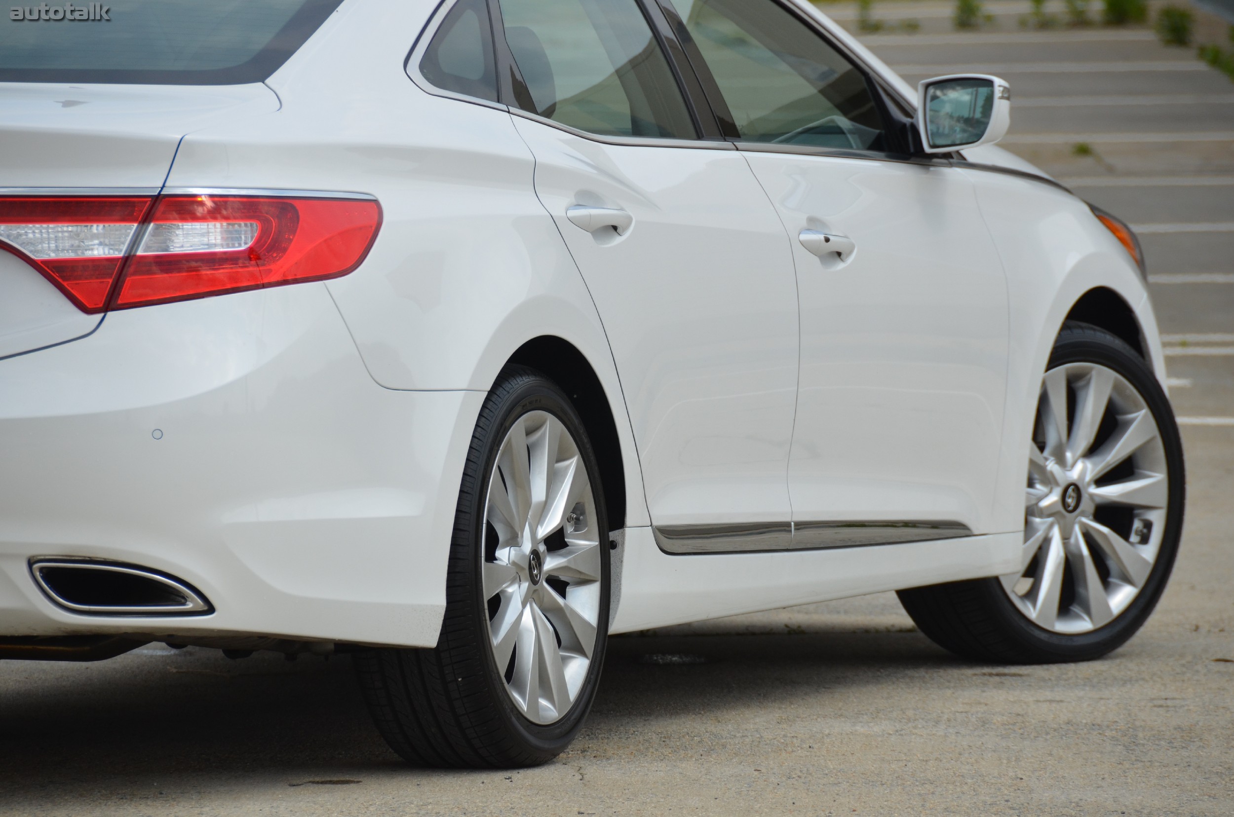 2012 Hyundai Azera Review