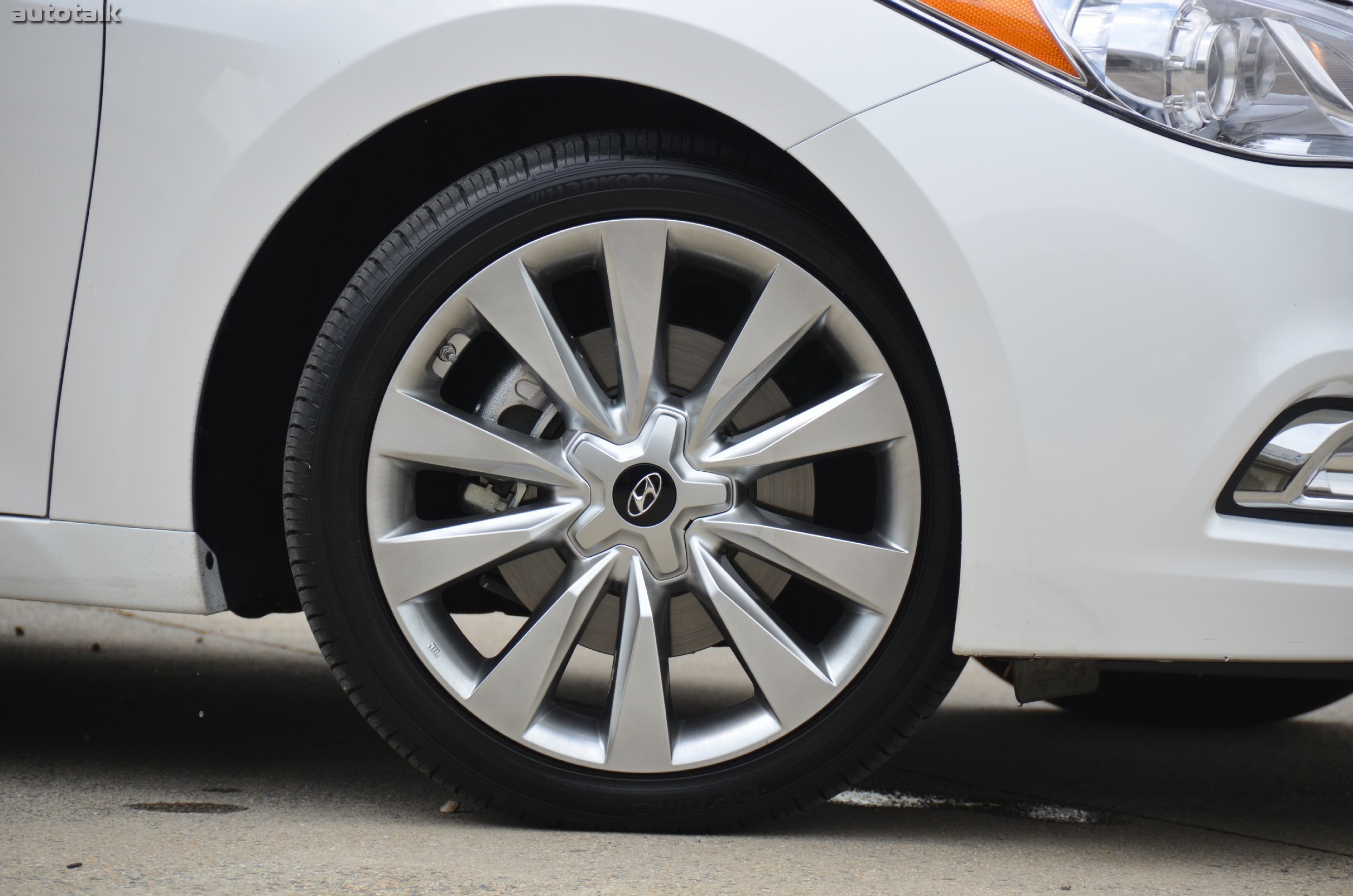 2012 Hyundai Azera Review